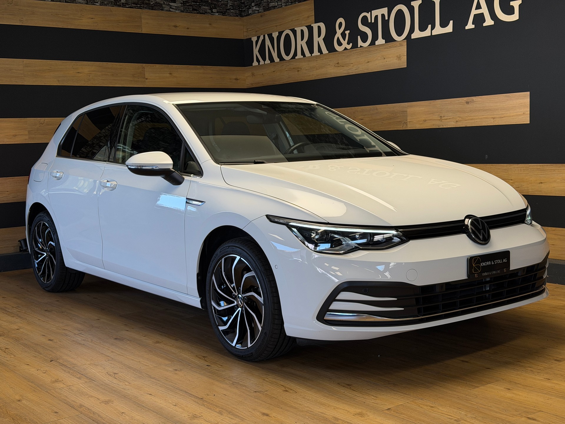 VW Golf 1.5 eTSI mHEV ACT Style DSG-showroom-element-1