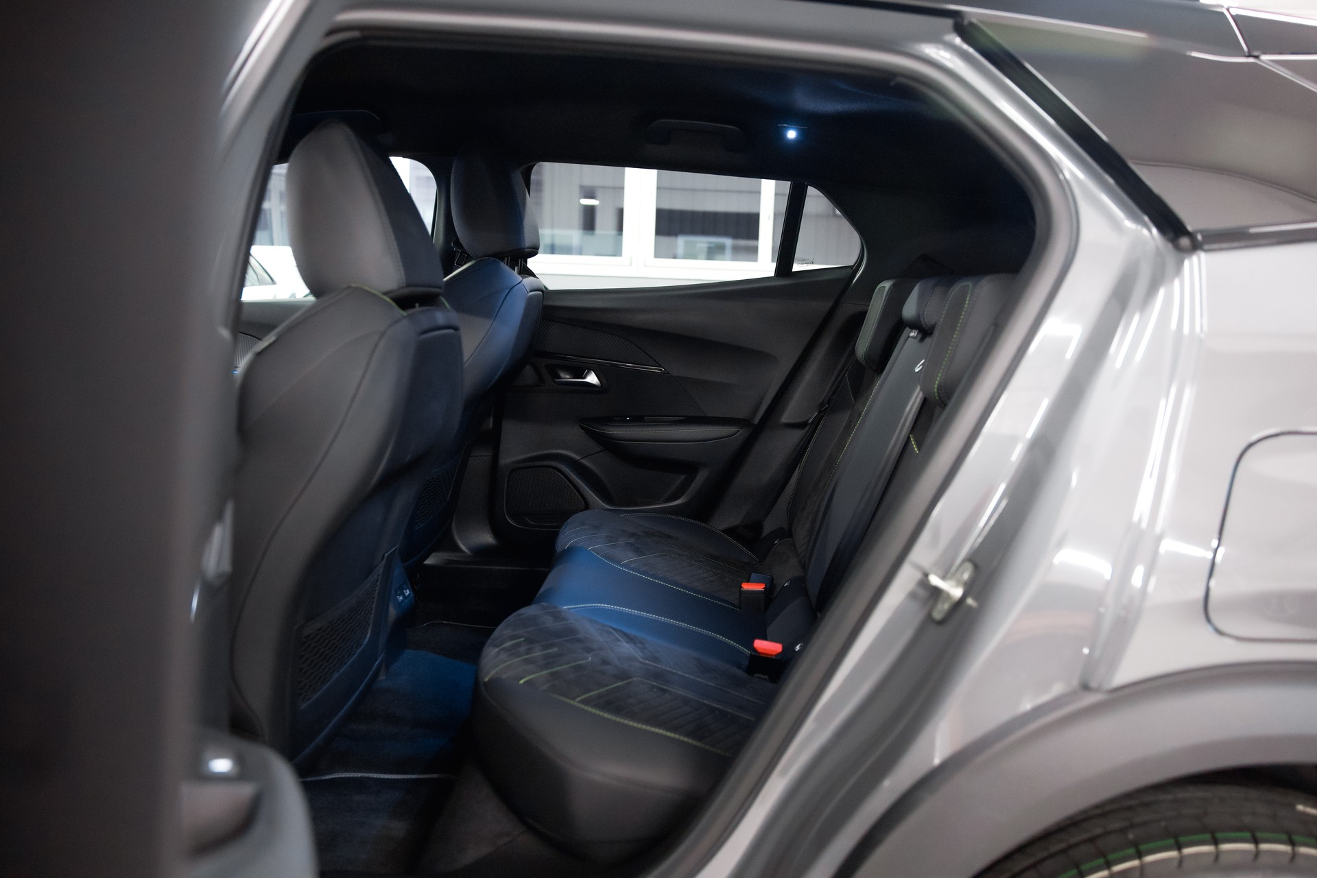 PEUGEOT 2008 1.2 145 MHEV GT Automat *CH-FHZ*-image-21