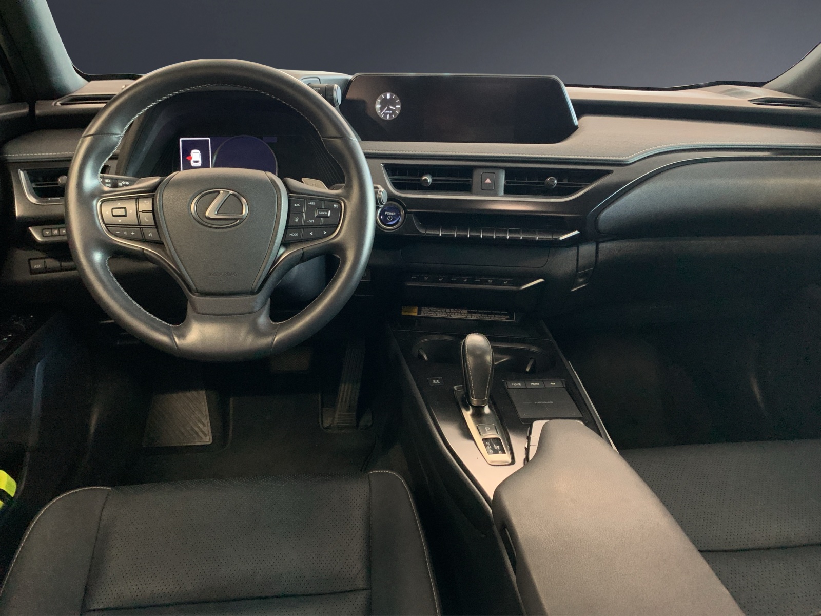 LEXUS UX 300e Impression-image-6