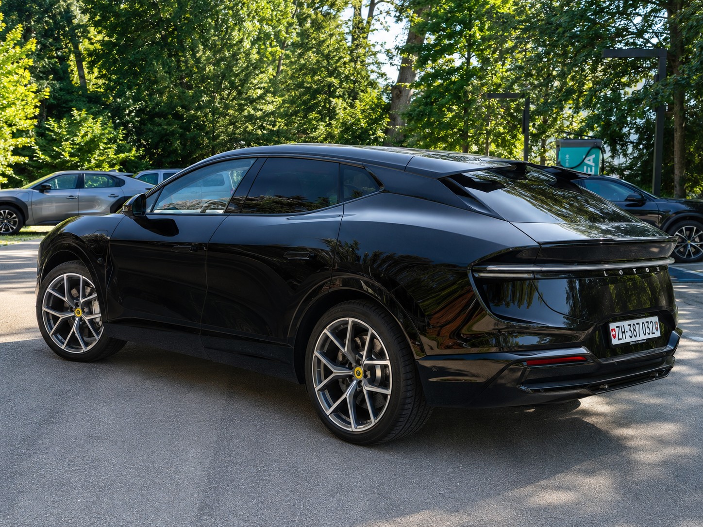 LOTUS Eletre S-image-1