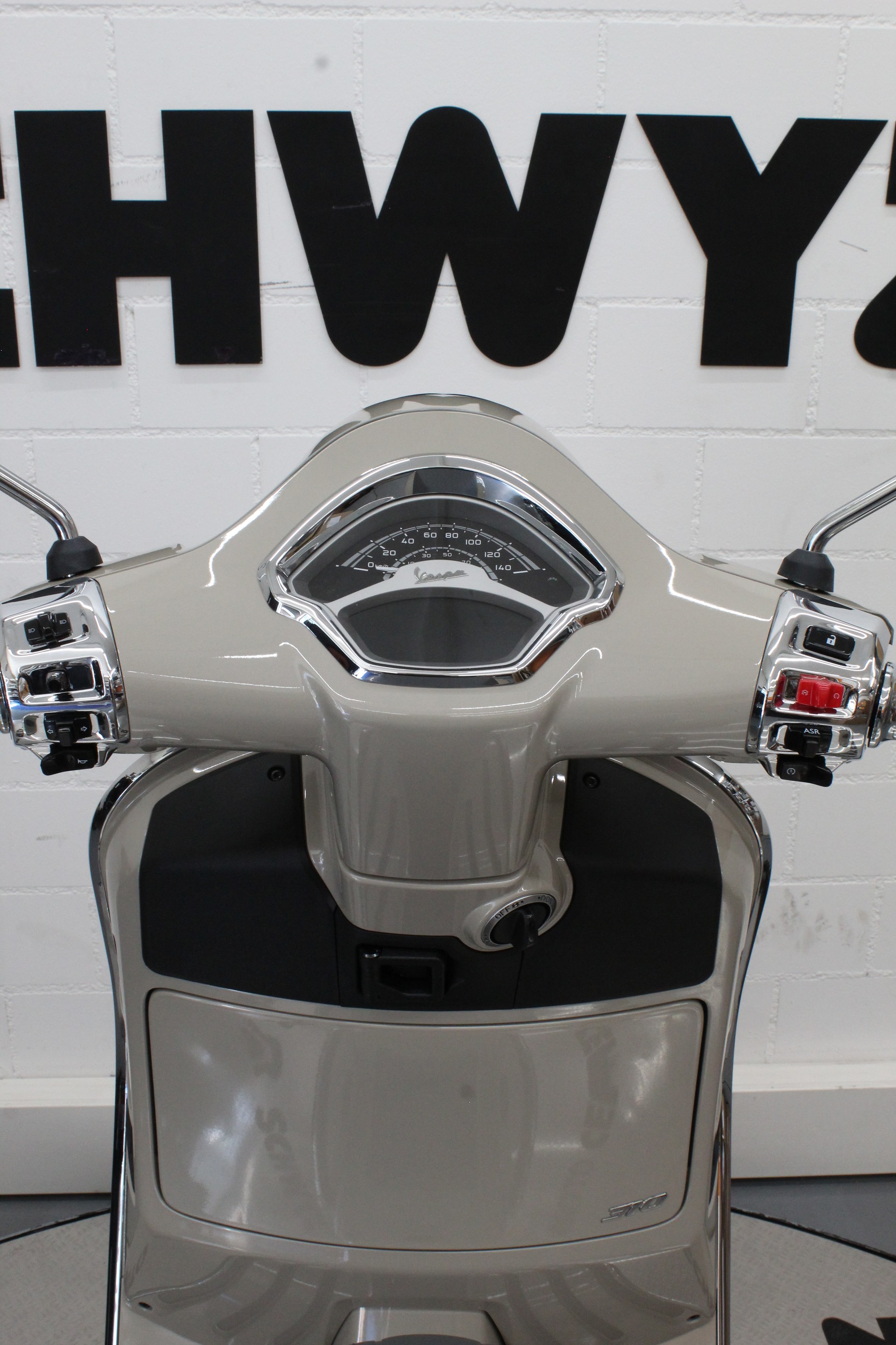 PIAGGIO Vespa GTS 310-image-6