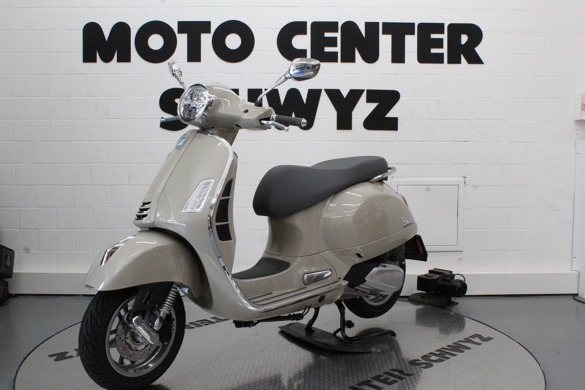 PIAGGIO Vespa GTS 310-image-3