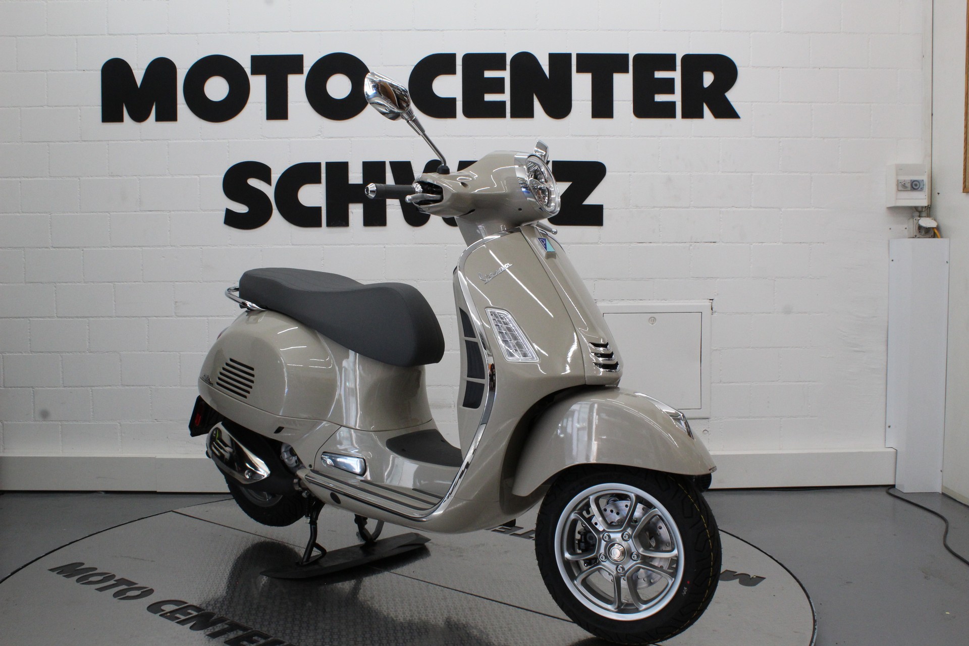 PIAGGIO Vespa GTS 310-image-1