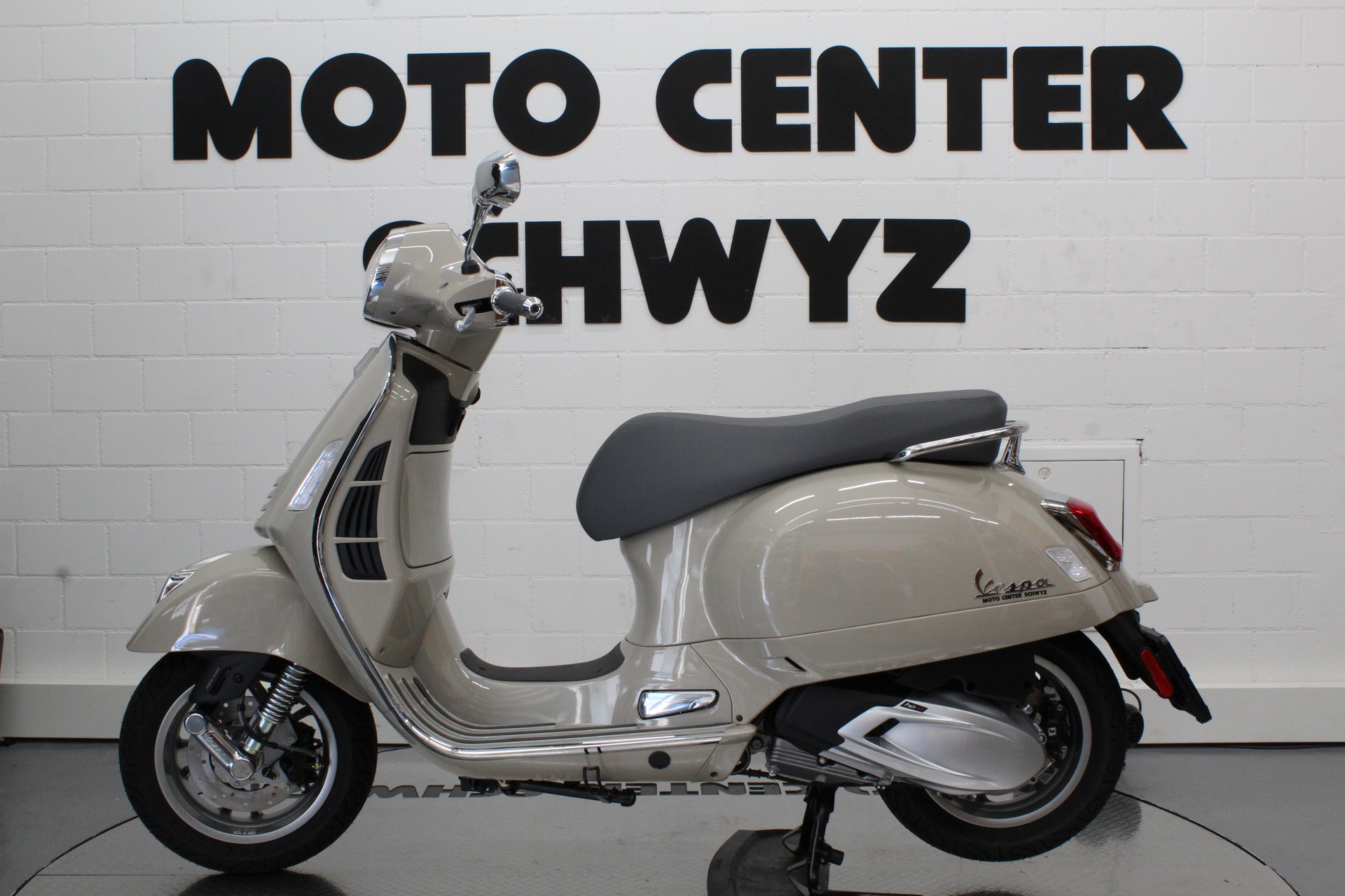 PIAGGIO Vespa GTS 310-image-4