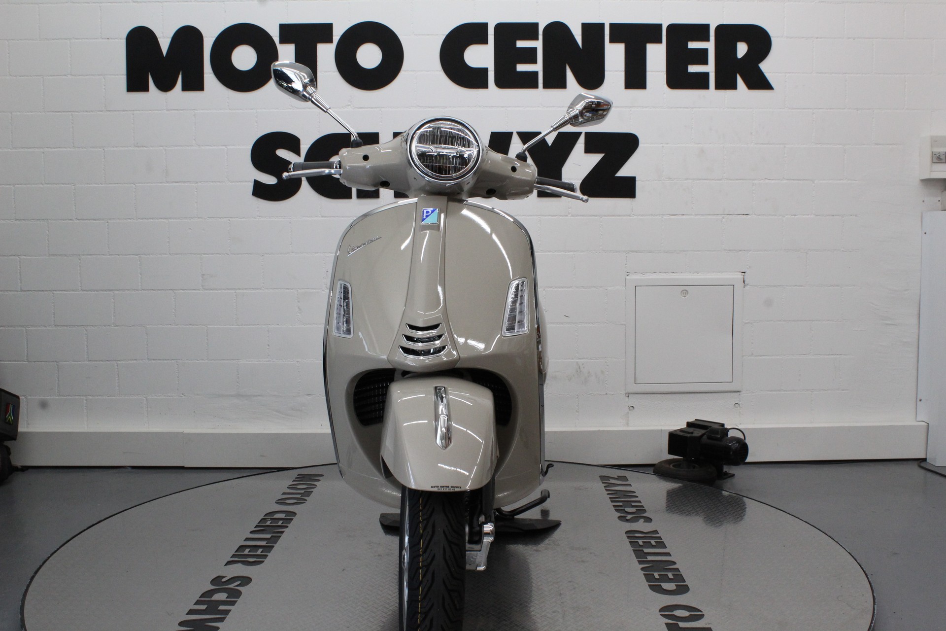 PIAGGIO Vespa GTS 310-image-2