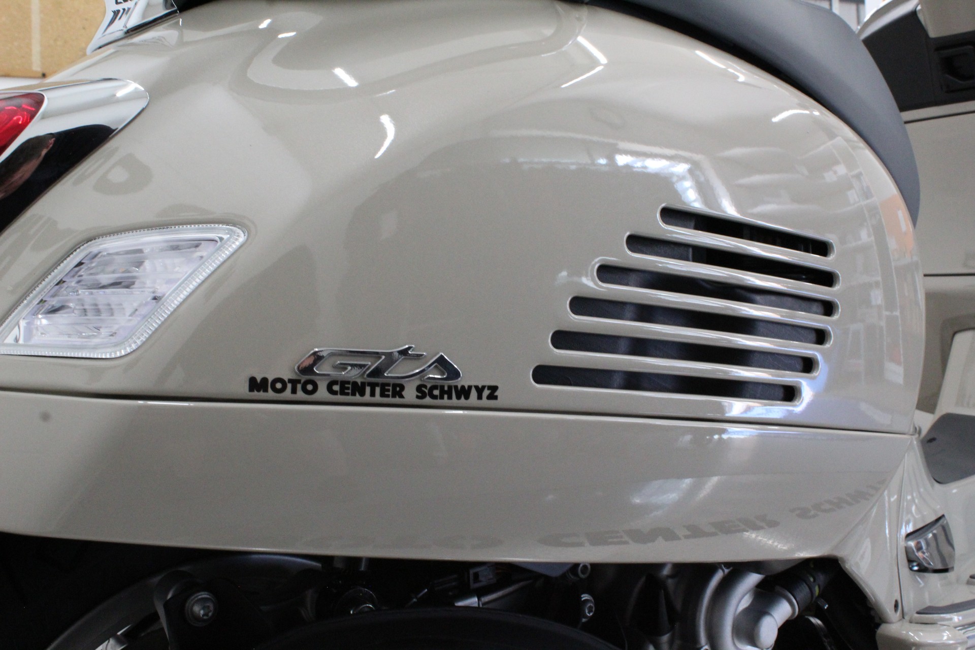PIAGGIO Vespa GTS 310-image-5