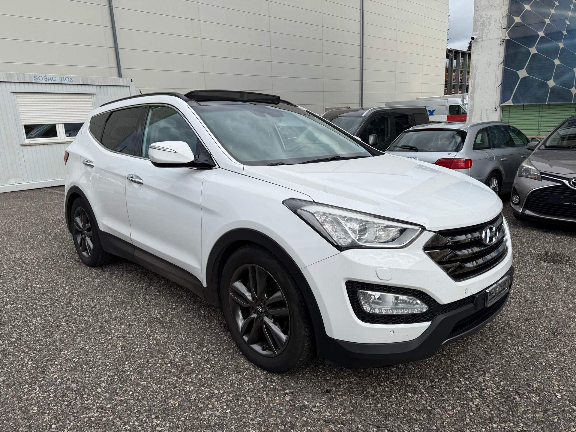 HYUNDAI Santa Fe 2.2 CRDI Premium 4WD Automatic-showroom-element-2