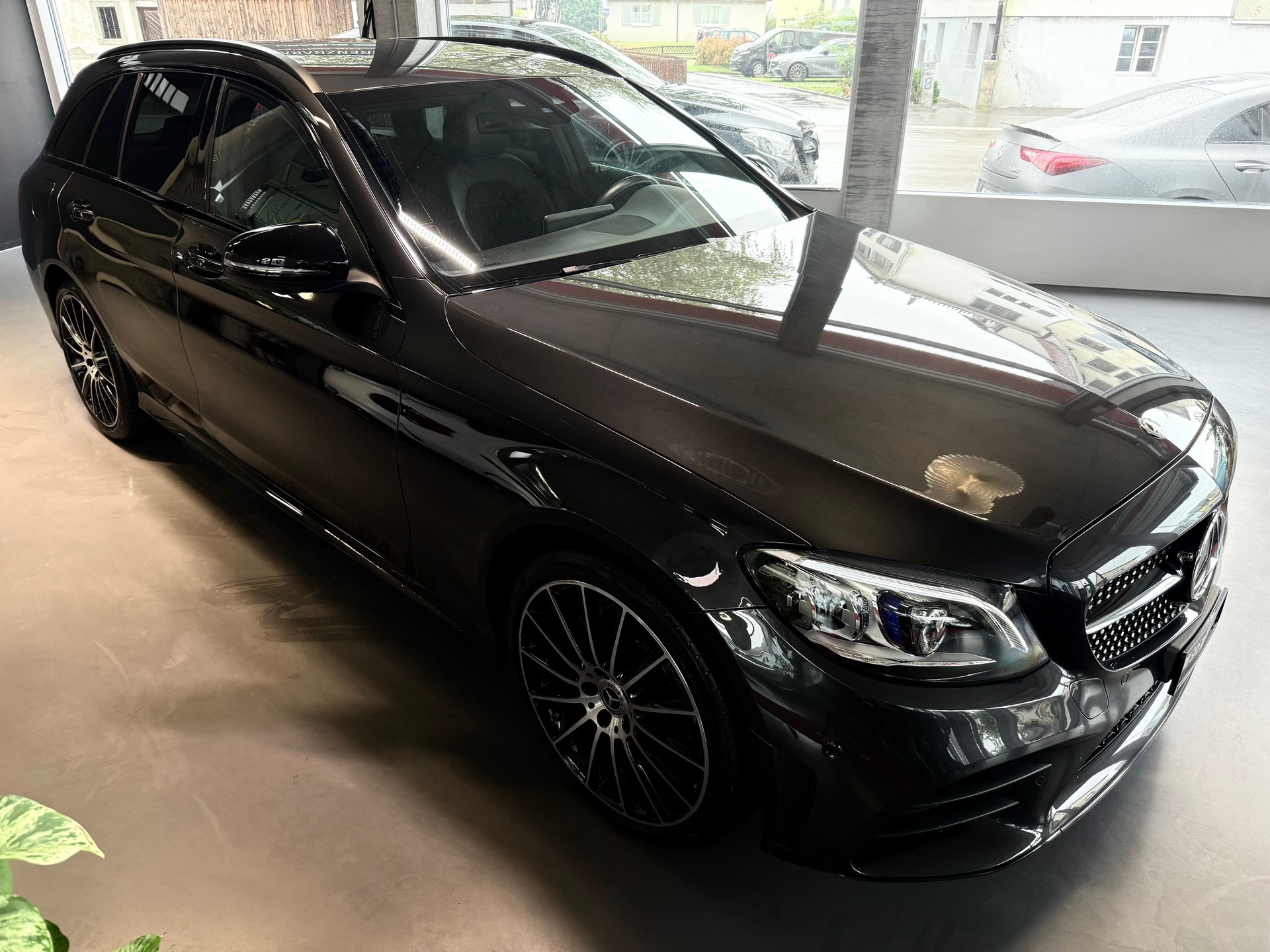 MERCEDES-BENZ C 220 d AMG Line 4Matic 9G-Tronic-showroom-element-1