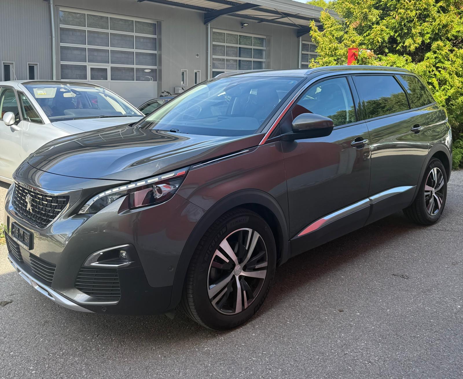 PEUGEOT 5008 1.5 BlueHDi Allure EAT-image-2