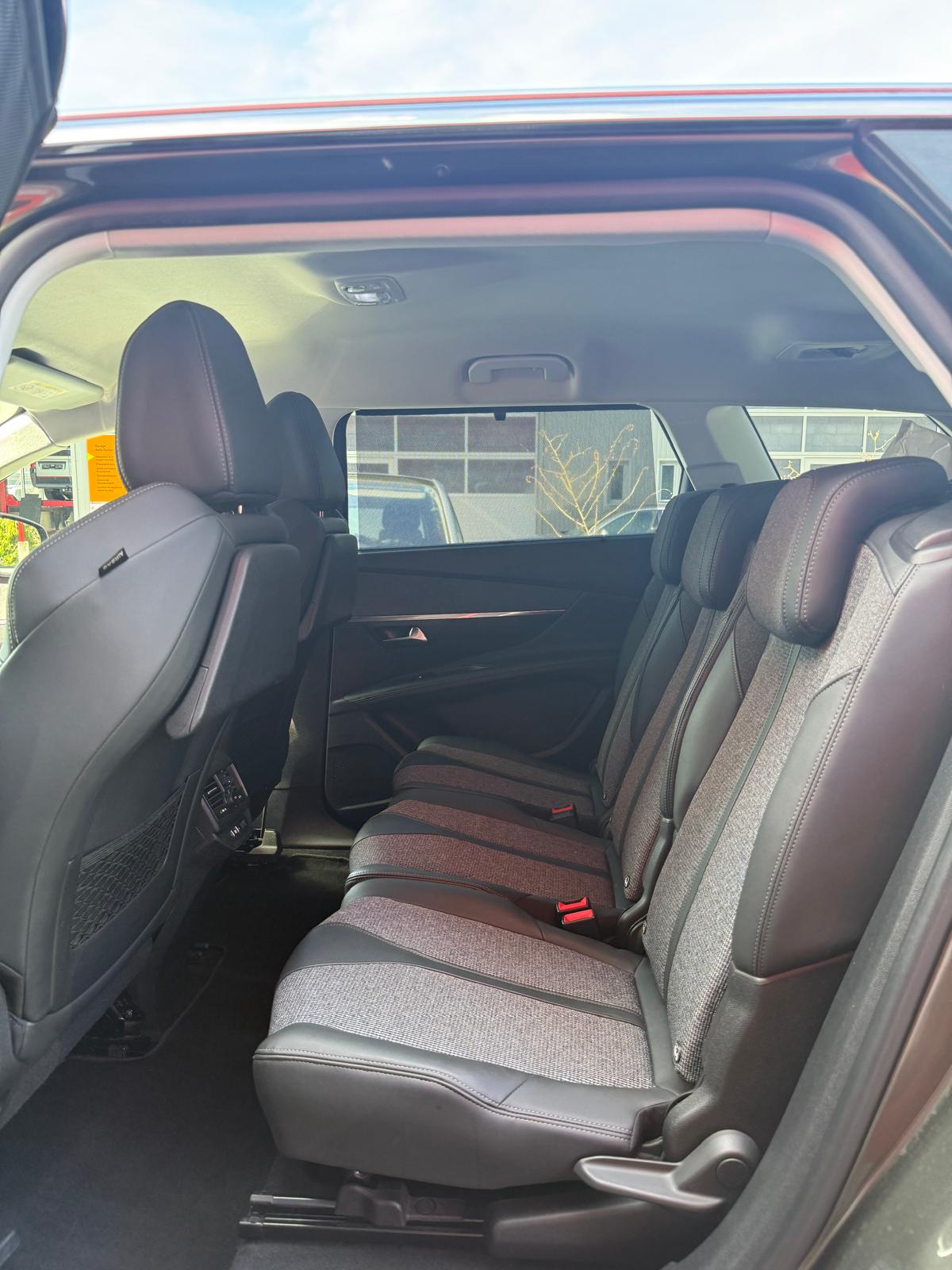 PEUGEOT 5008 1.5 BlueHDi Allure EAT-image-8