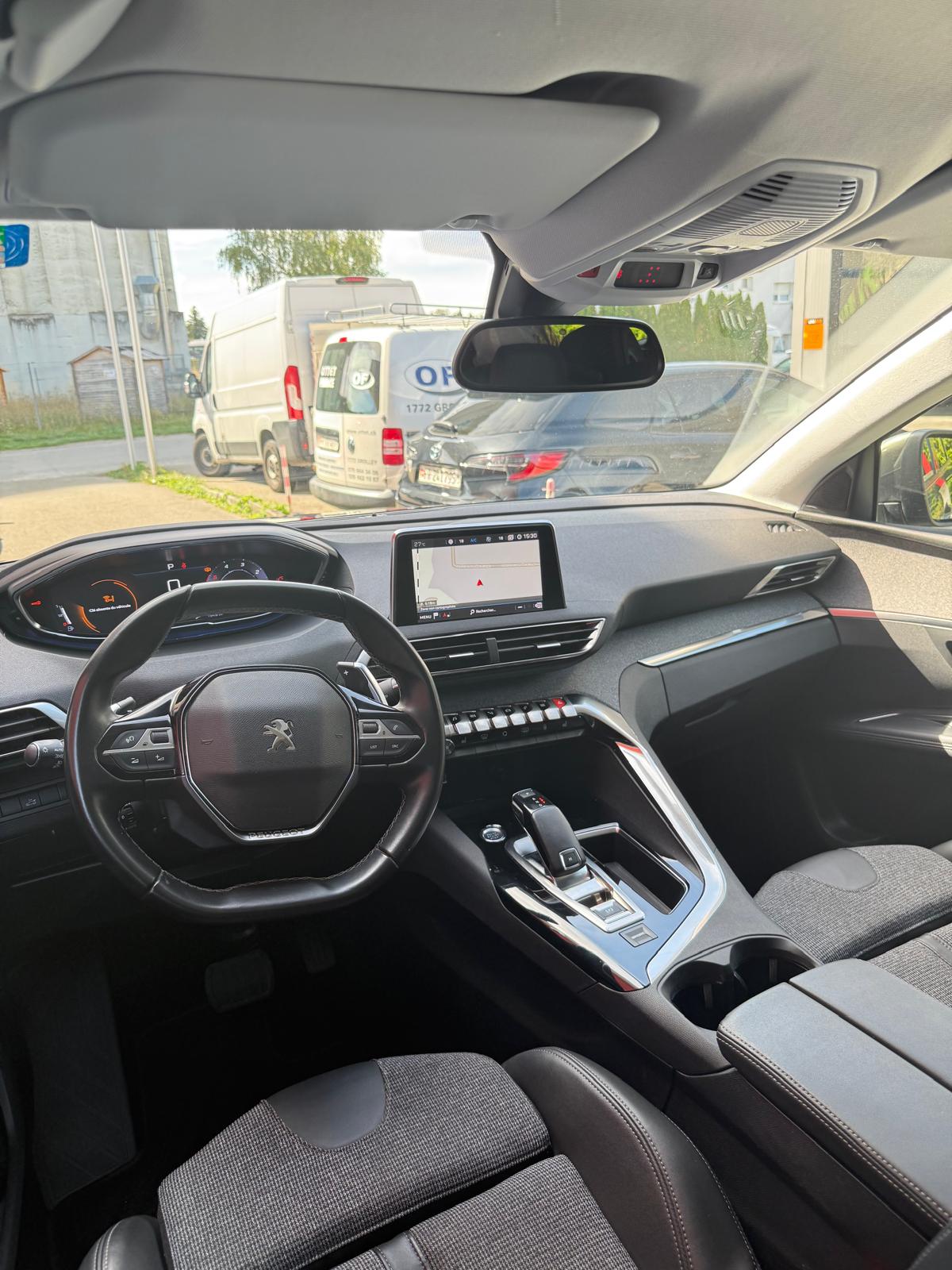PEUGEOT 5008 1.5 BlueHDi Allure EAT-image-1