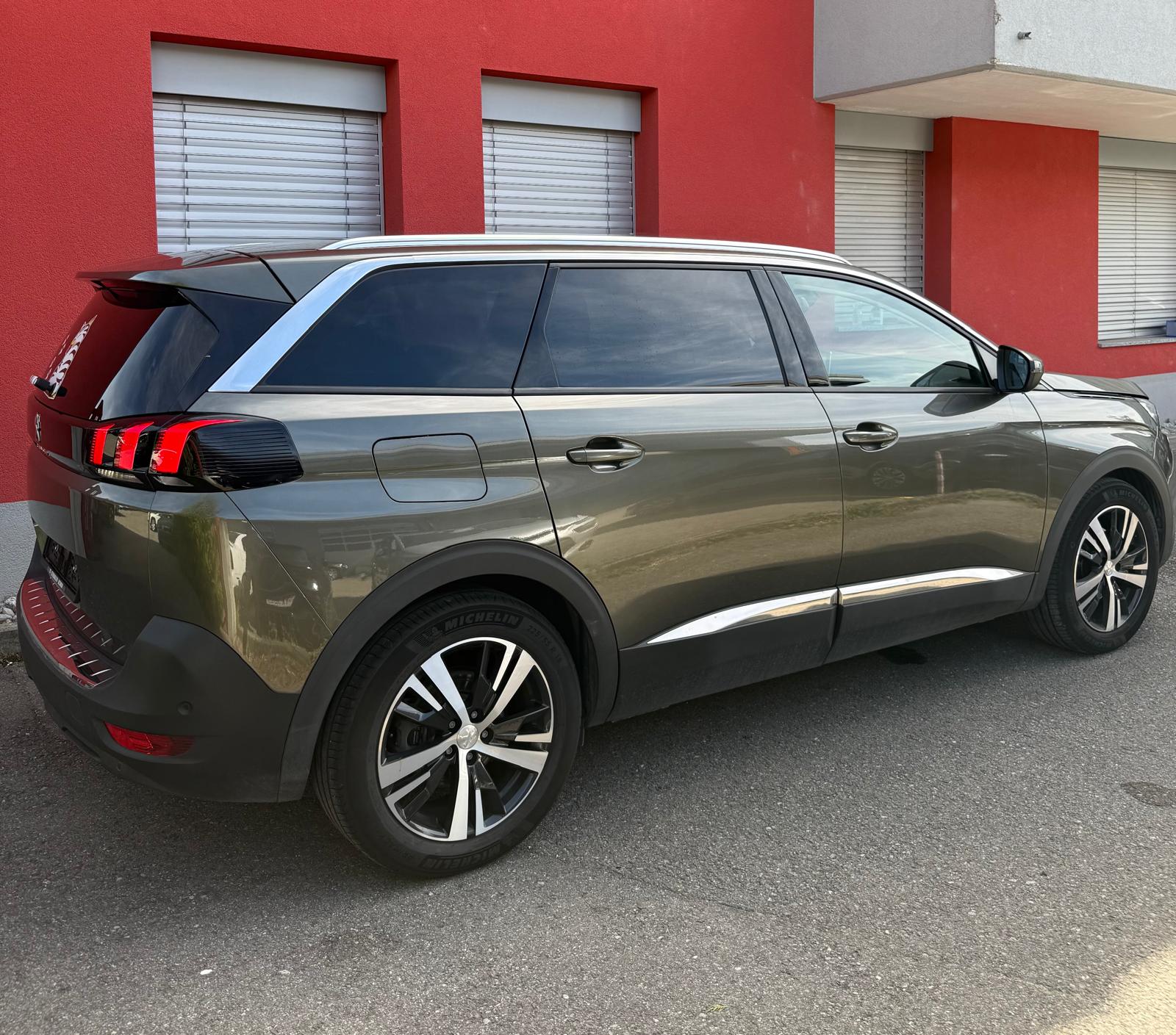 PEUGEOT 5008 1.5 BlueHDi Allure EAT-image-5