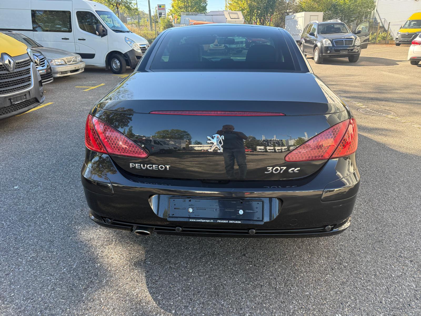 PEUGEOT 2.0i Cabrio-image-10