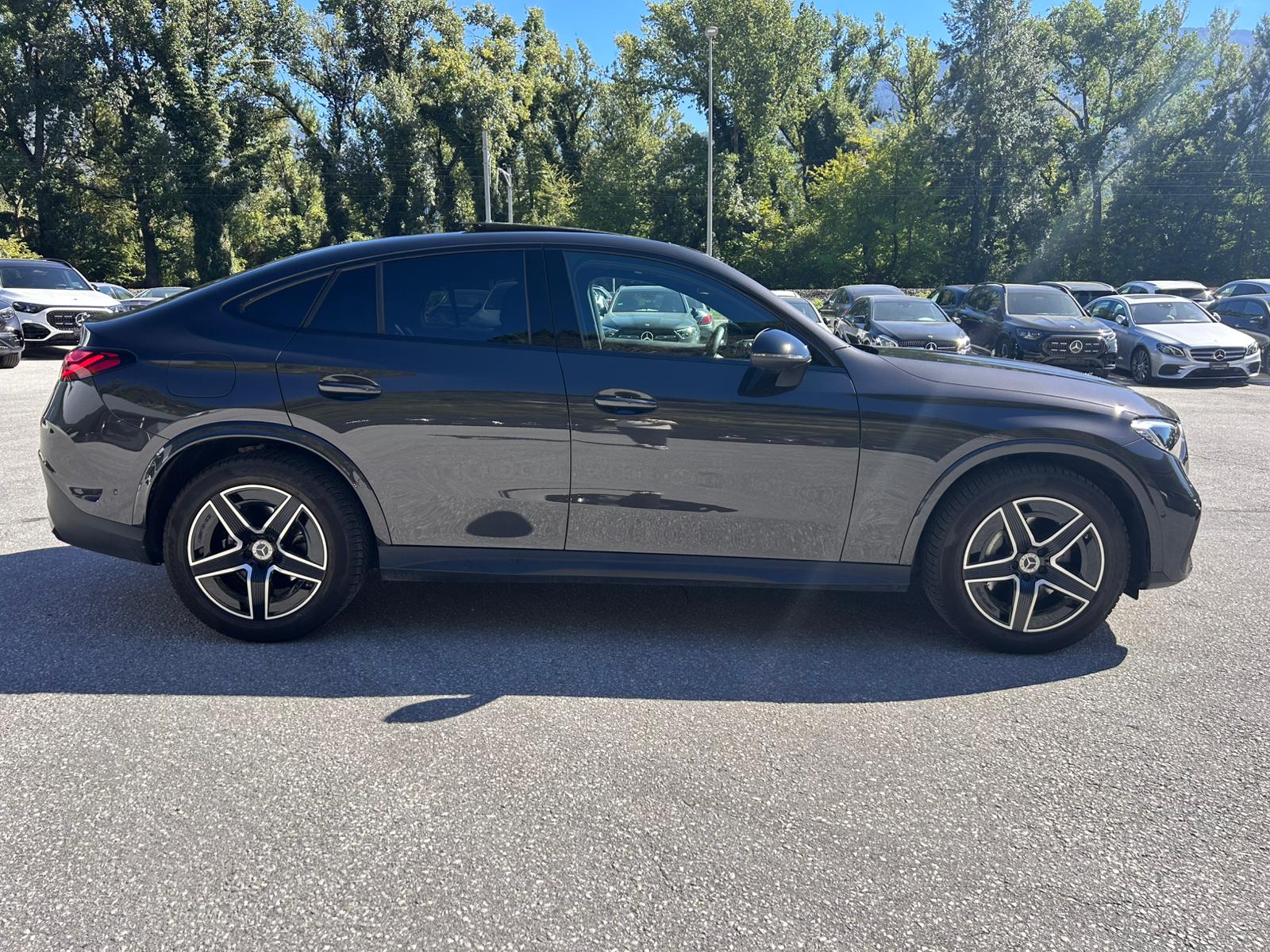 MERCEDES-BENZ GLC Coupé 300 4M 9G-T AMG Line-image-4