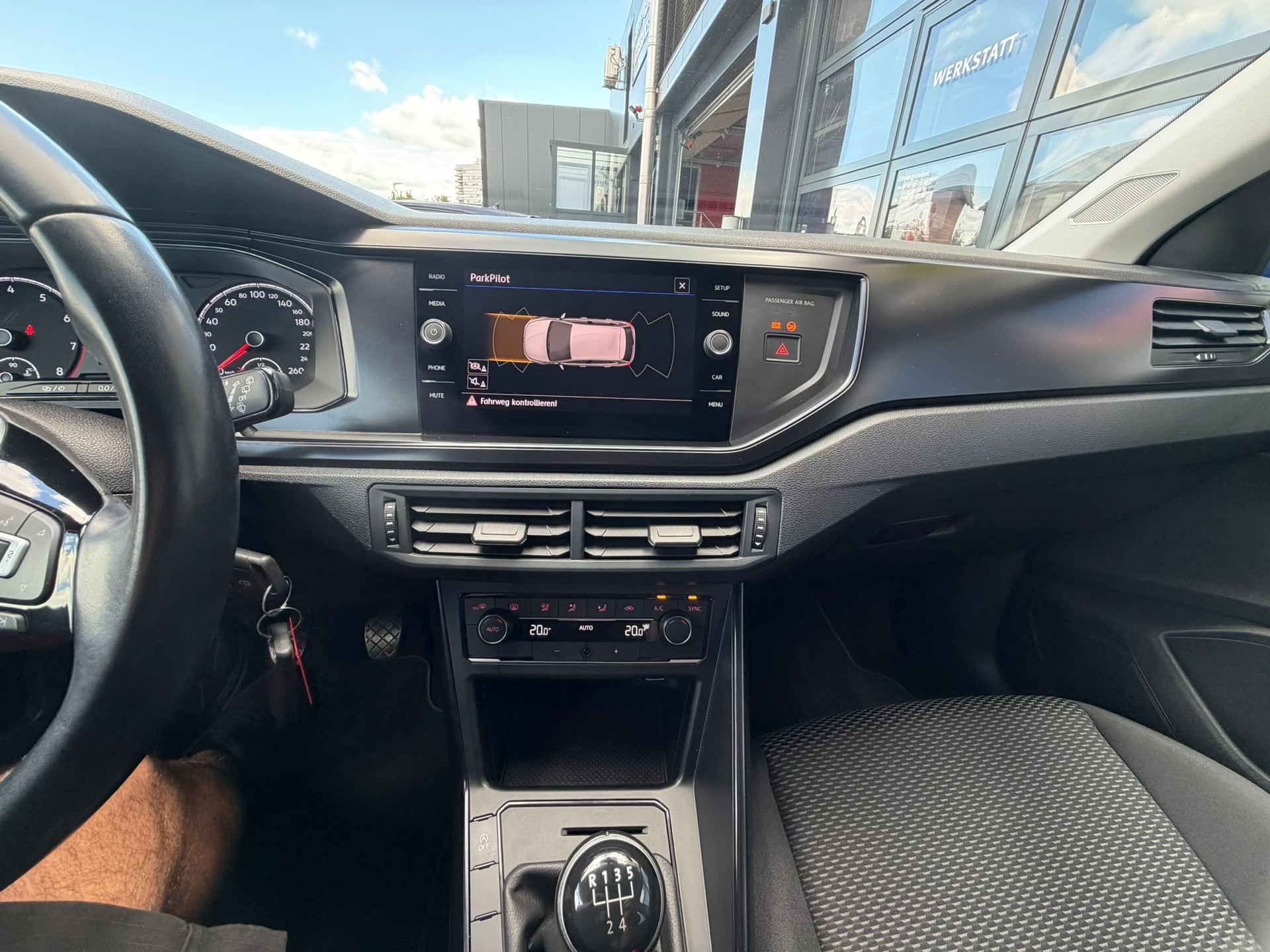 VW Polo 1.0 BMT Trendline-image-9