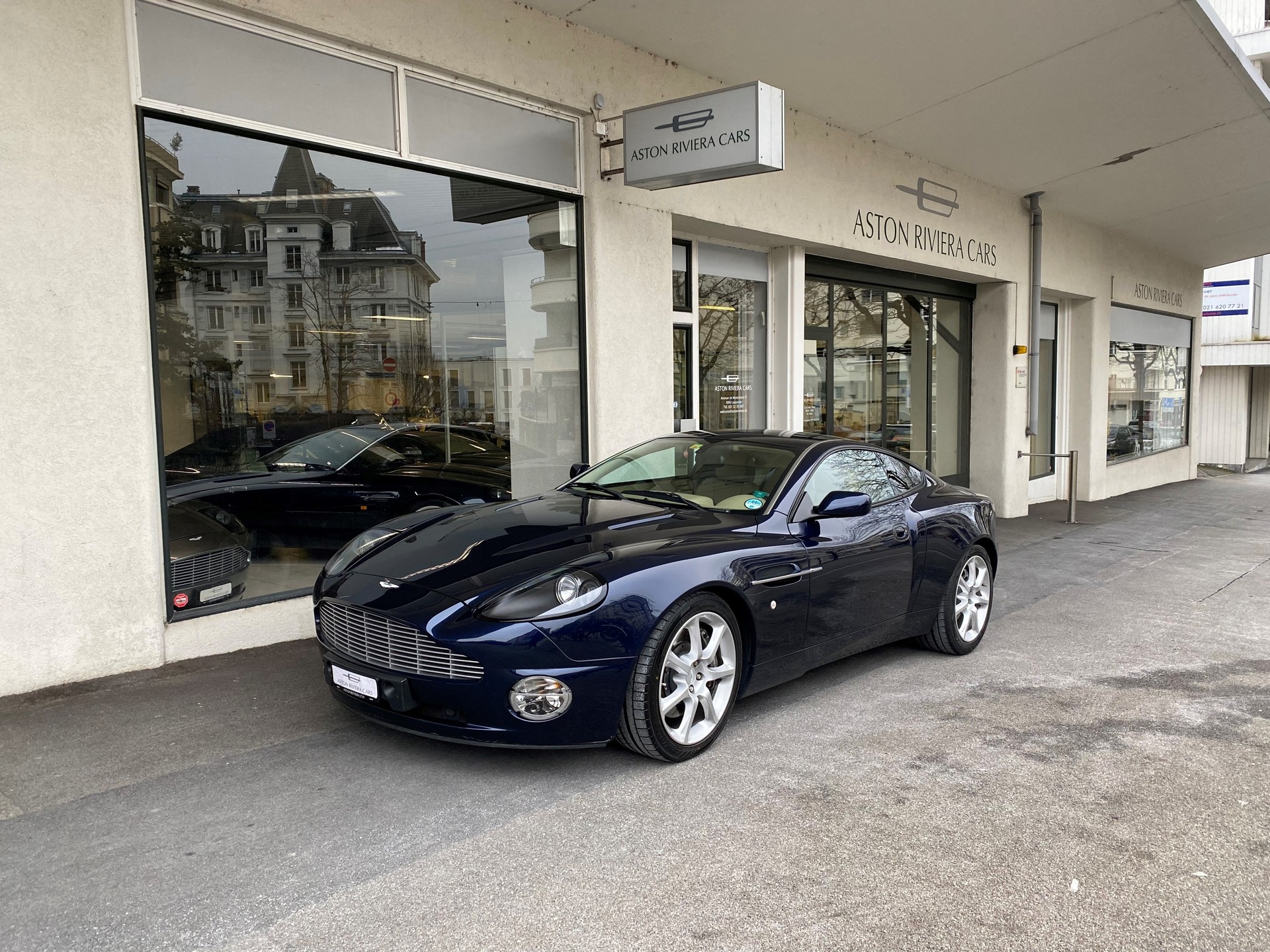ASTON MARTIN Vanquish V12 5.9-48