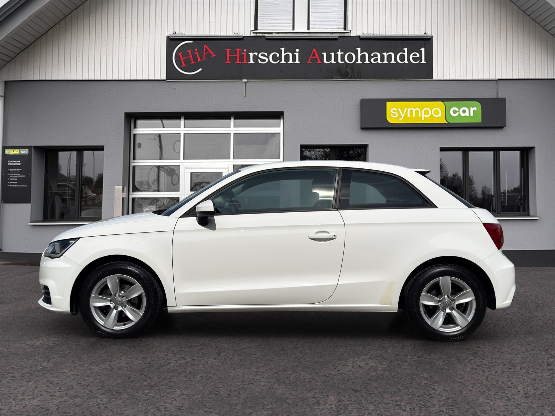 AUDI A1 1.0 TFSI S-tronic-image-4