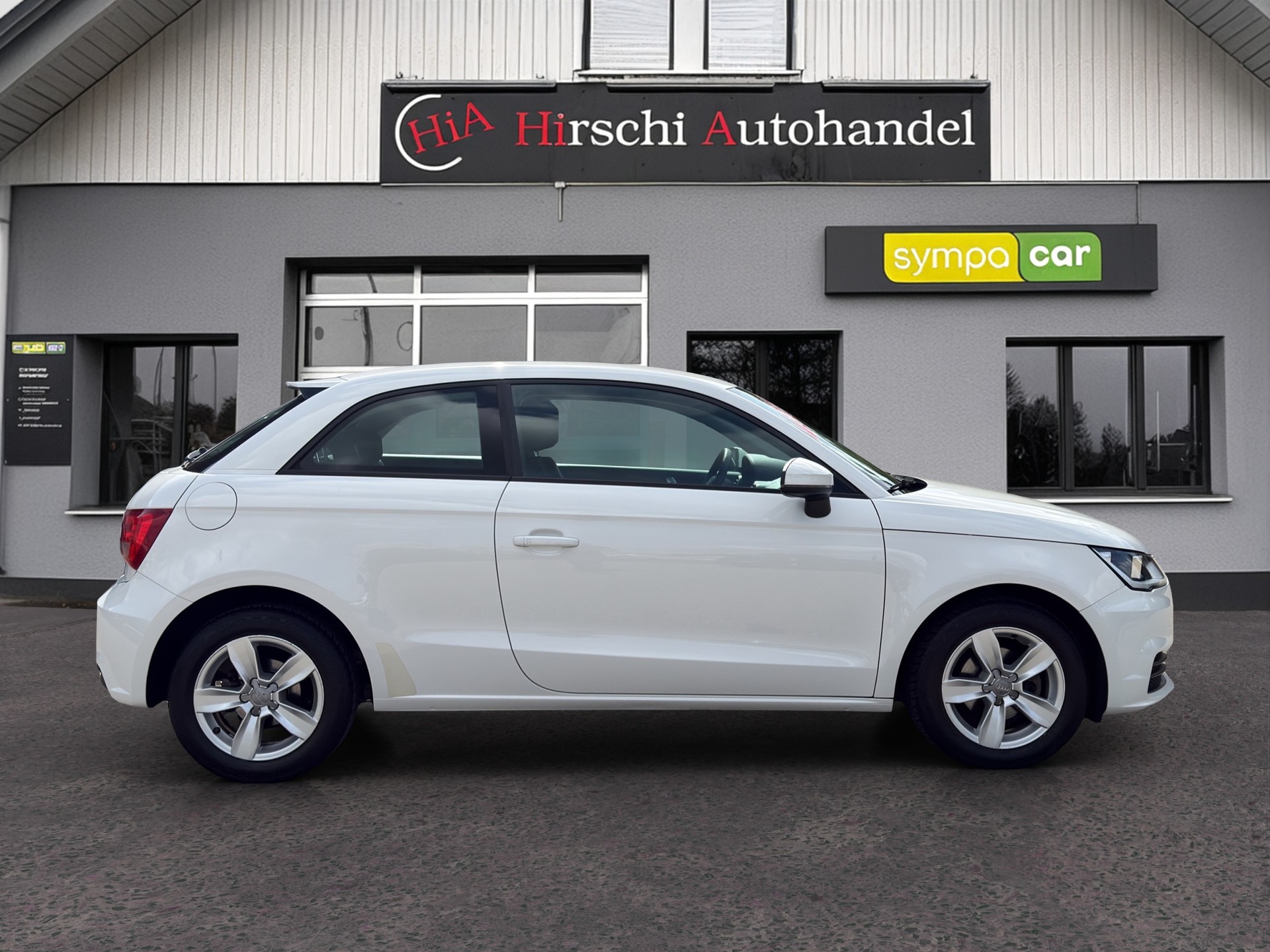 AUDI A1 1.0 TFSI S-tronic-image-5