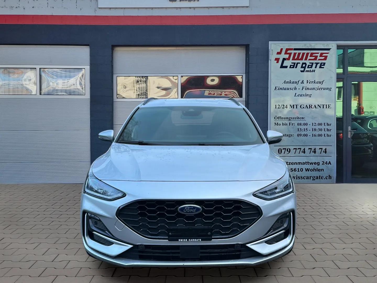 FORD Focus 1.0 MHEV ST-Line X Automat 155PS mit B&O Soundsystem & Werksgarantie-showroom-element-2