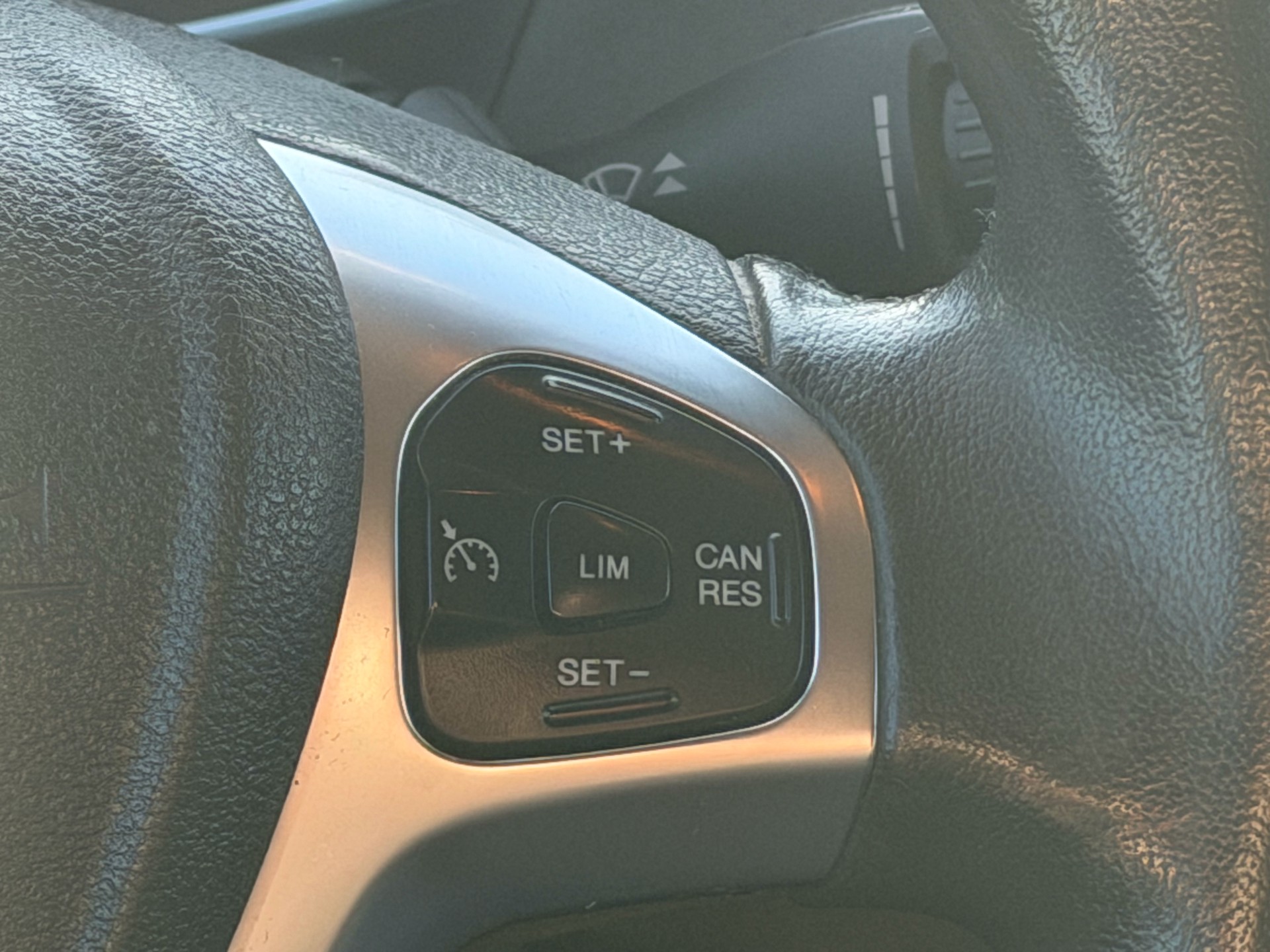 FORD Tourneo Courier 1.0 SCTi Trend-image-12