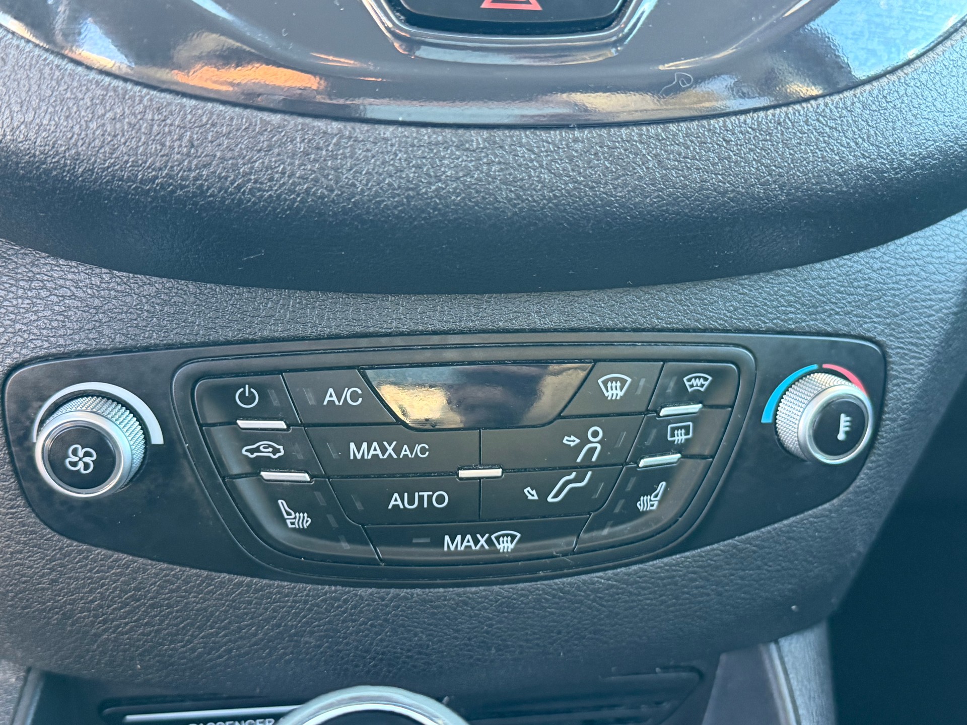 FORD Tourneo Courier 1.0 SCTi Trend-image-16