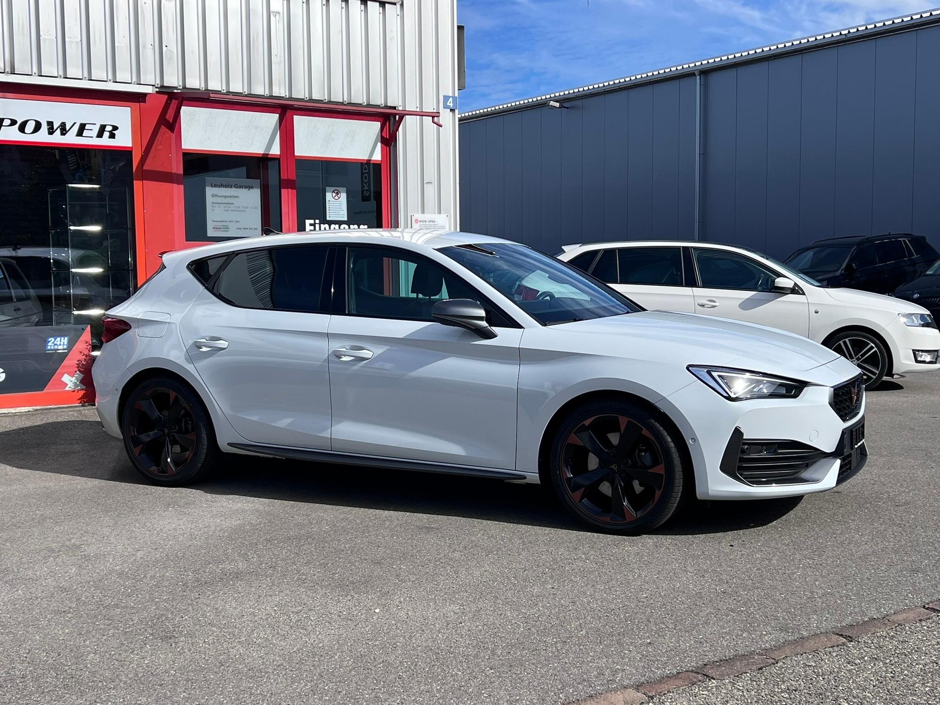 CUPRA Leon 2.0 TSI DSG-showroom-element-1