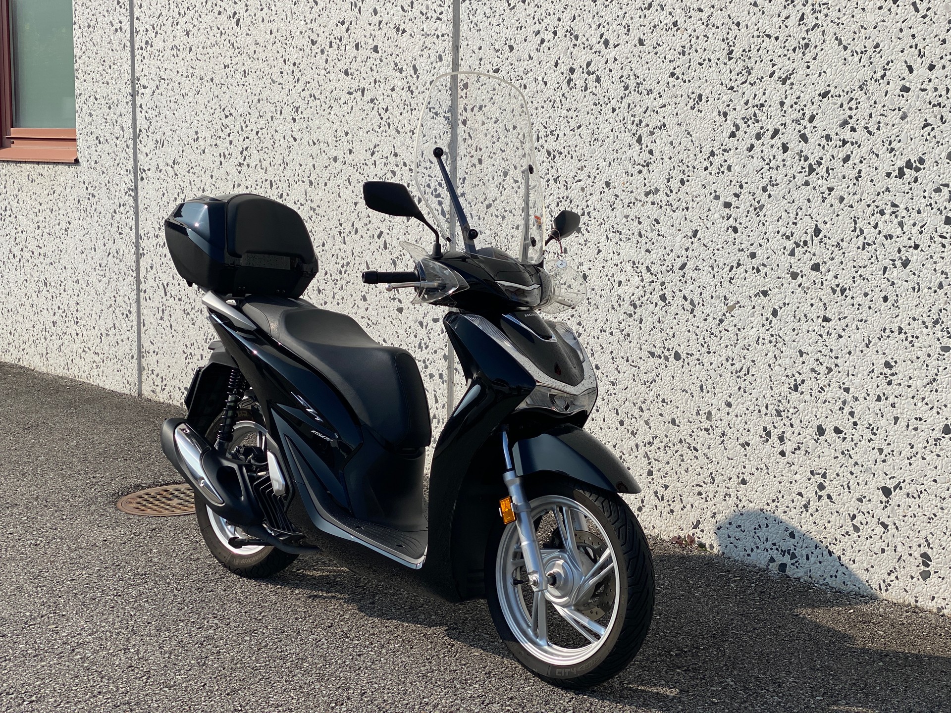 HONDA SH150A-image-1