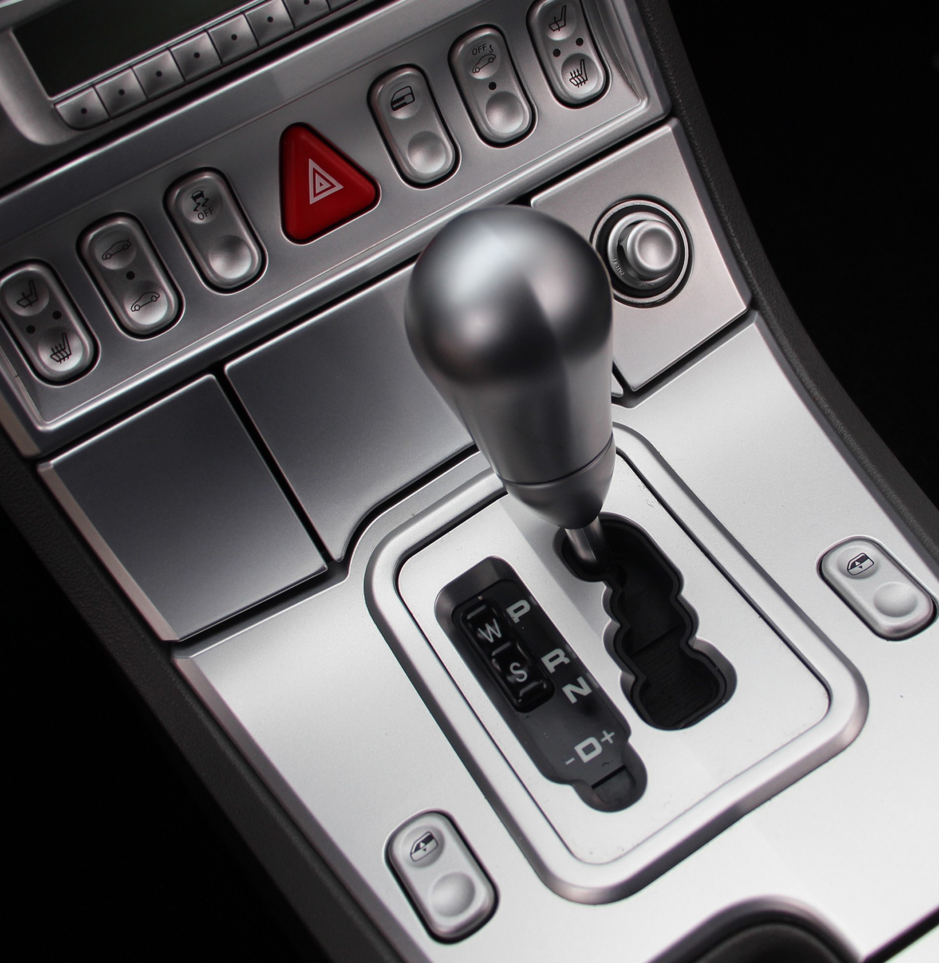CHRYSLER Crossfire 3.2 V6 (Limited)-image-10