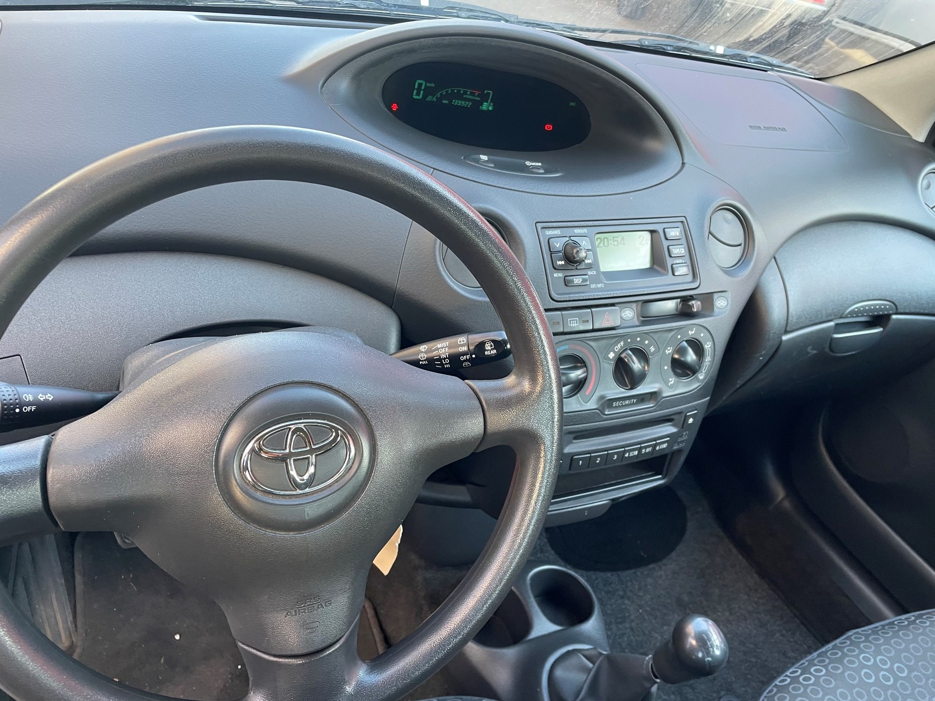 TOYOTA Yaris 1.3 Linea Luna-image-5