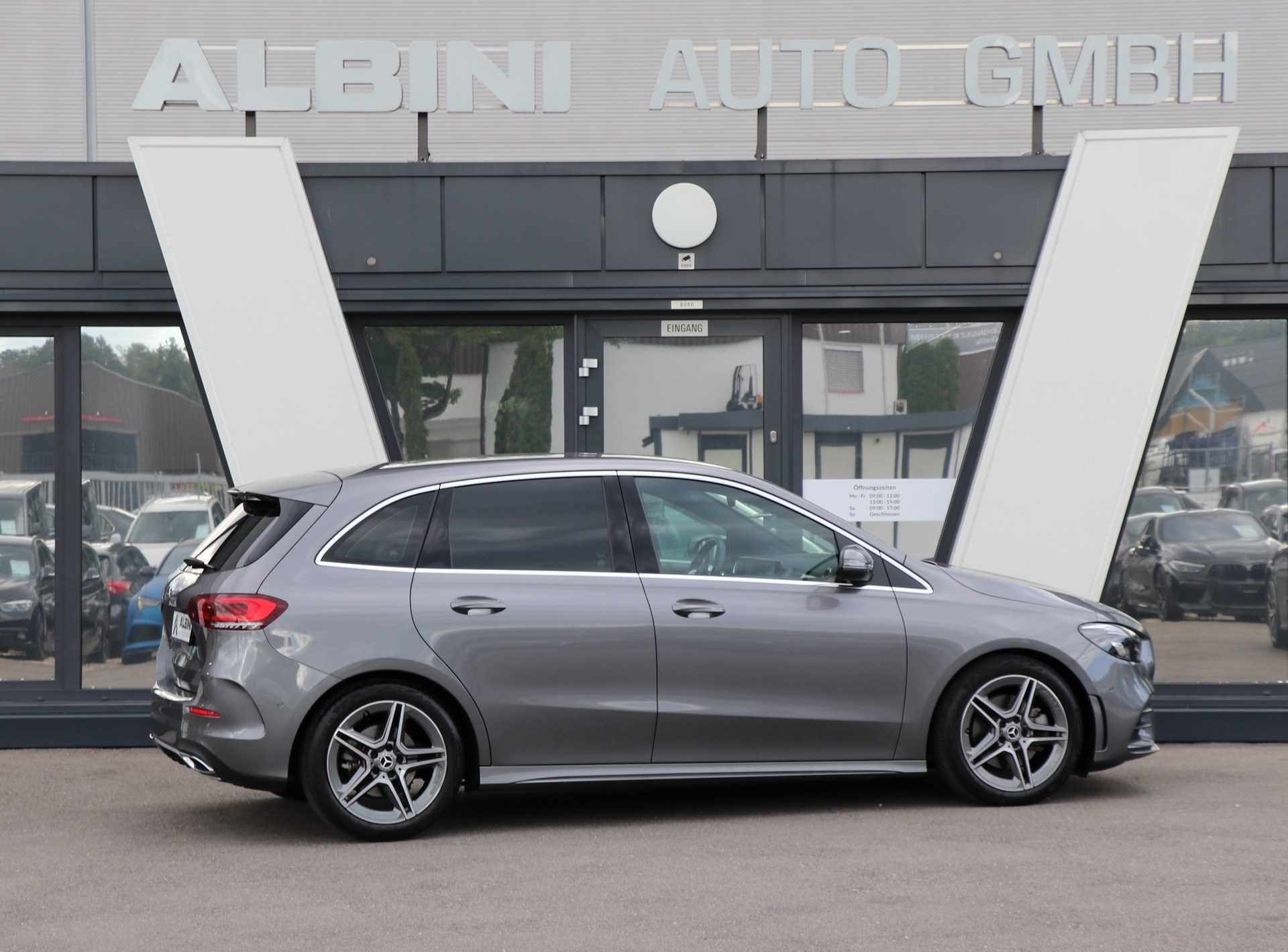 MERCEDES-BENZ B 220 d AMG Line 8G-DCT-showroom-element-2