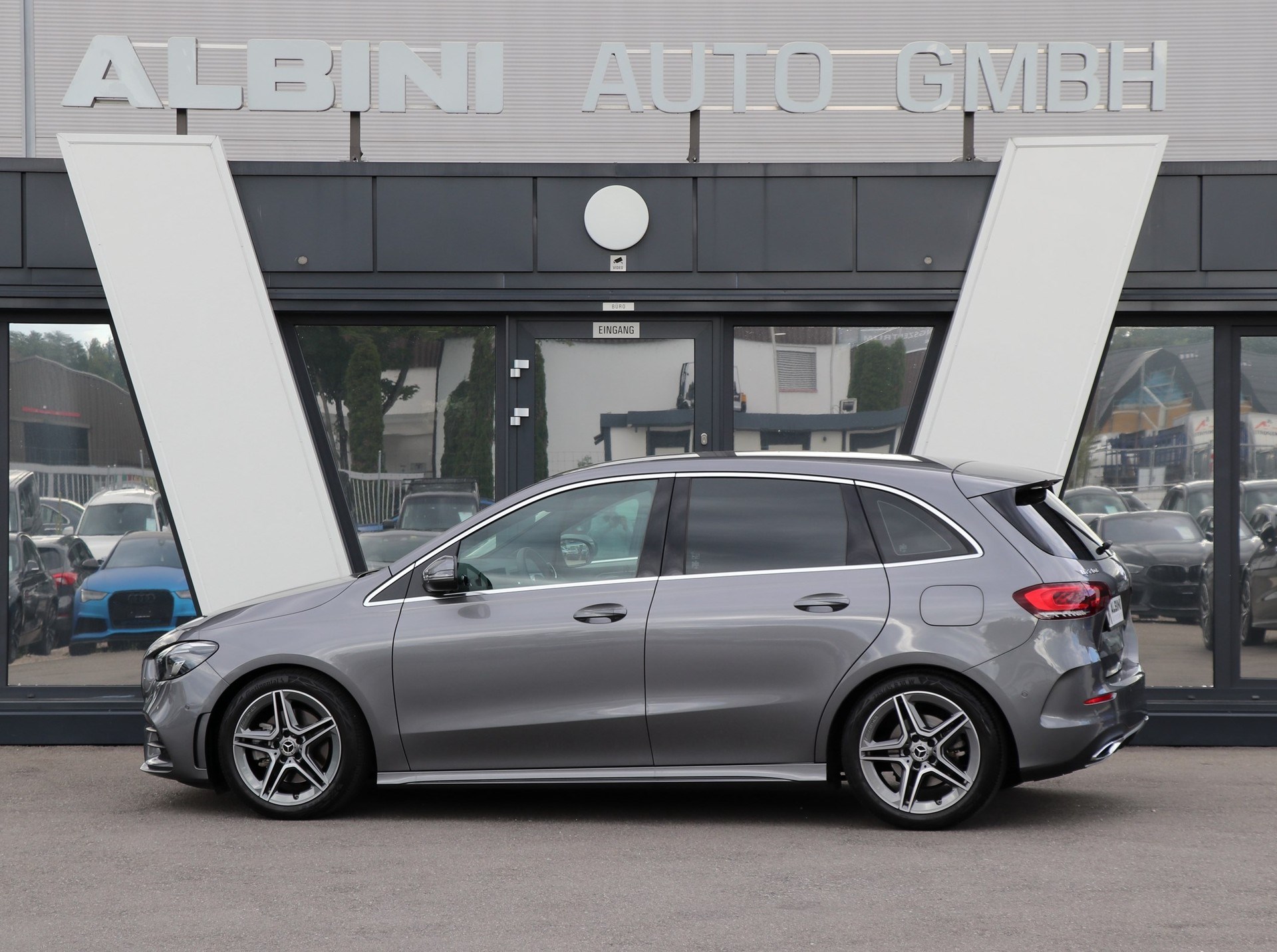 MERCEDES-BENZ B 220 d AMG Line 8G-DCT-showroom-element-3