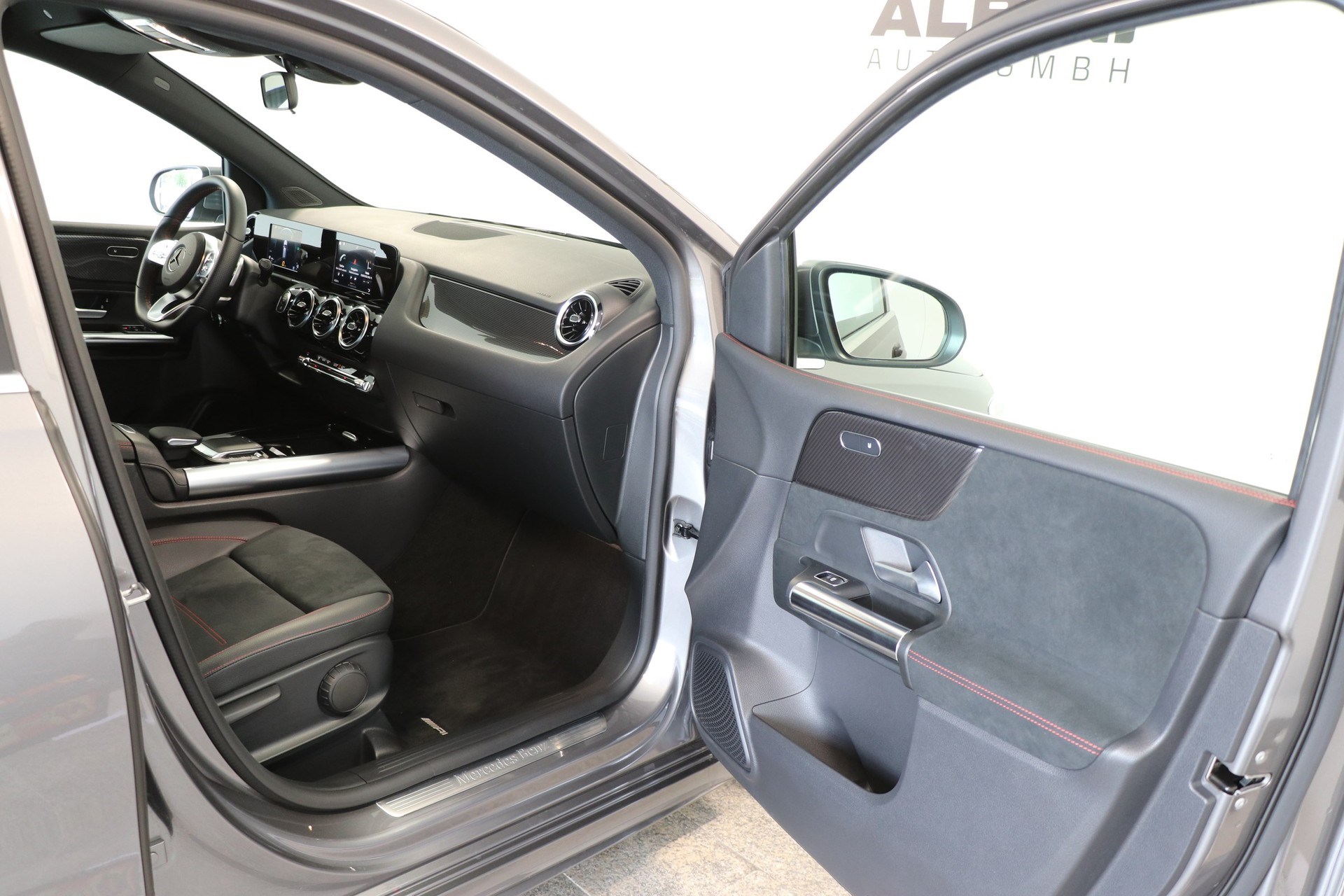 MERCEDES-BENZ B 220 d AMG Line 8G-DCT-image-8