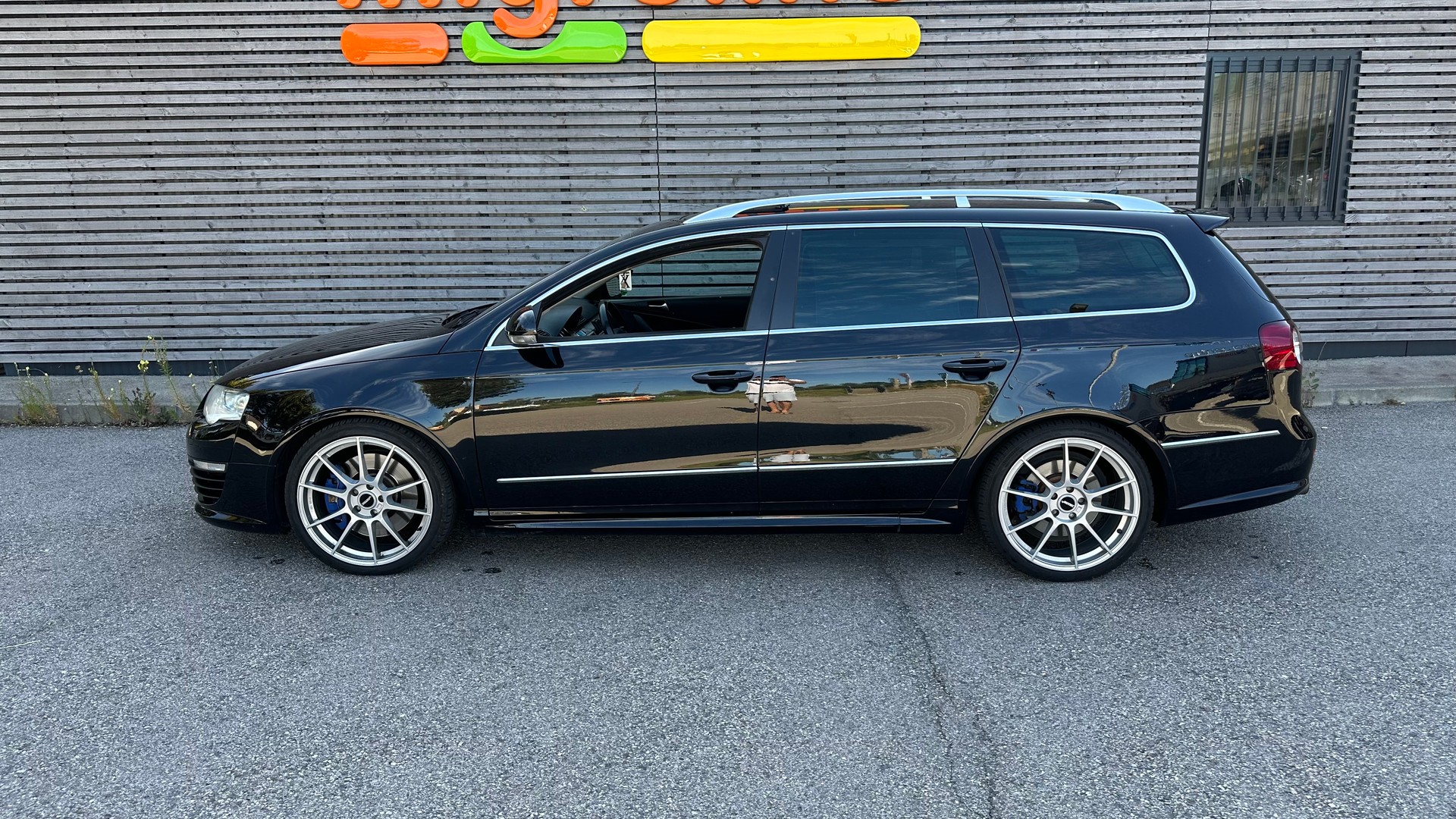 VW Passat Variant R36 4Motion-image-3