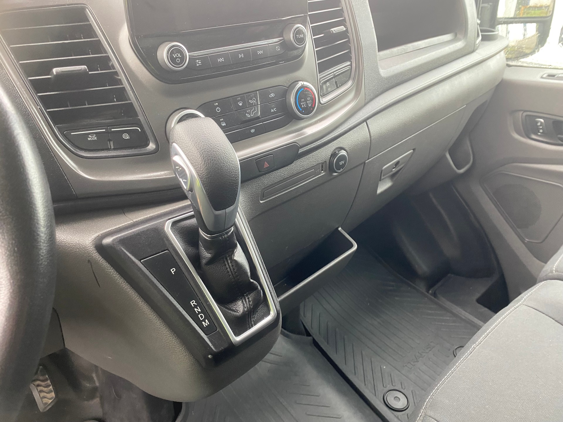 FORD Transit 350 L4 Trend 2.0 TDCi 170 FWD A-image-6