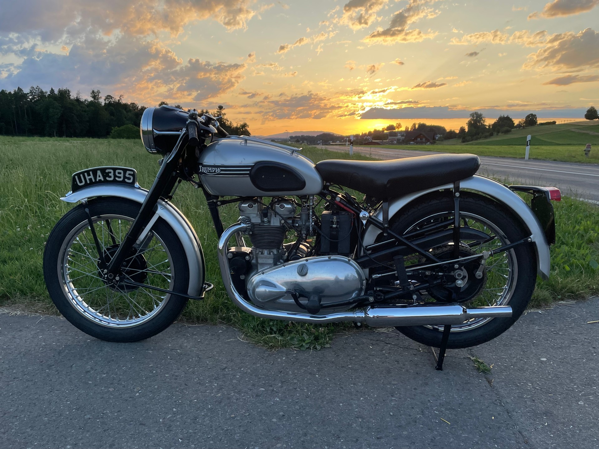 TRIUMPH T100 Competition-image-2