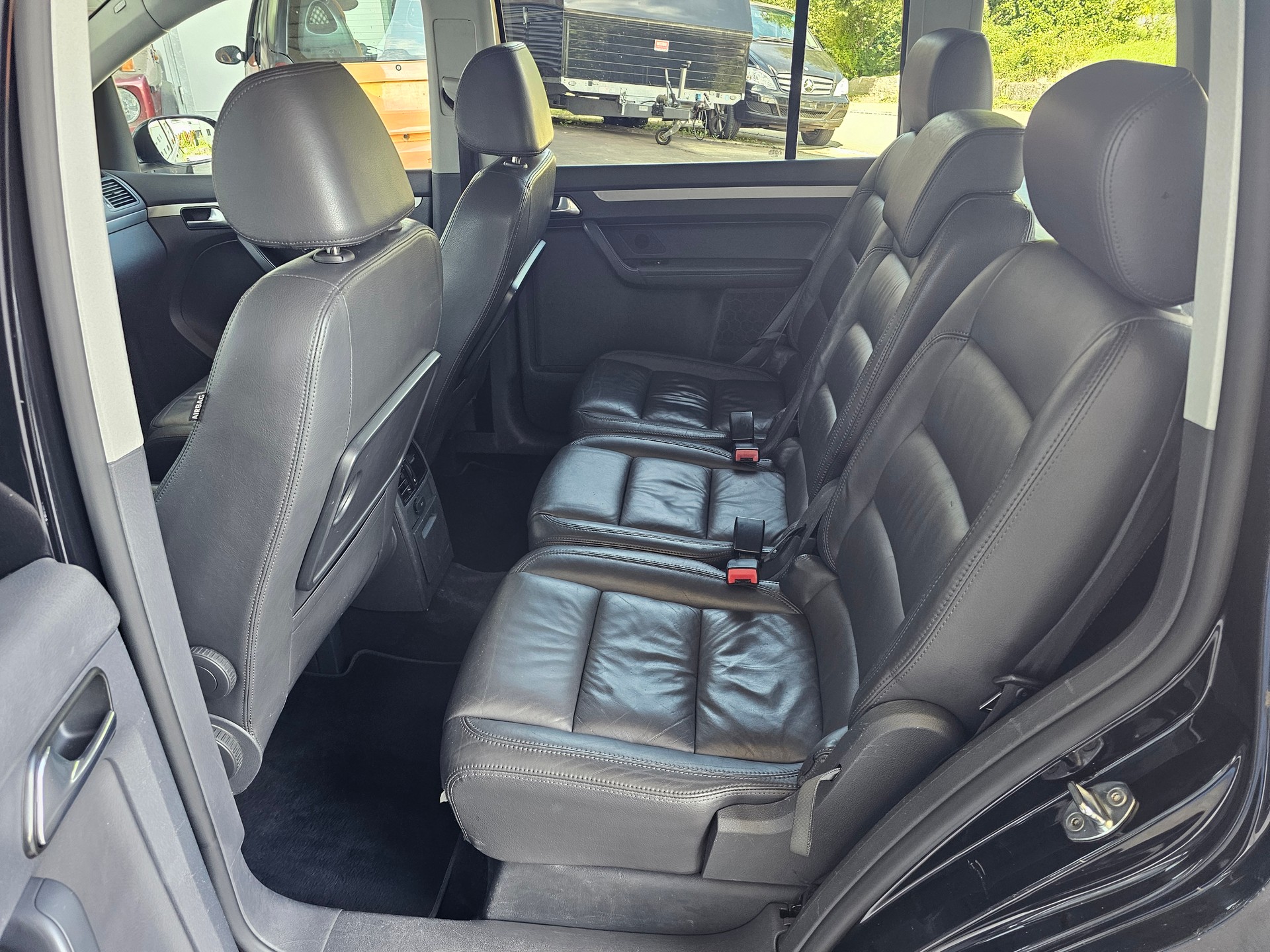 VW Touran 2.0 TDI Highline-image-9