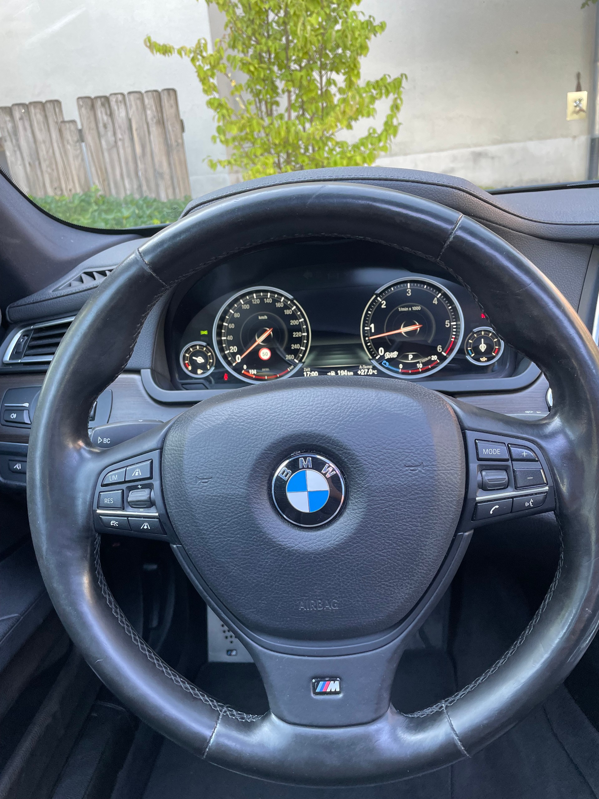 BMW 750d Xdrive Mpaket-image-11