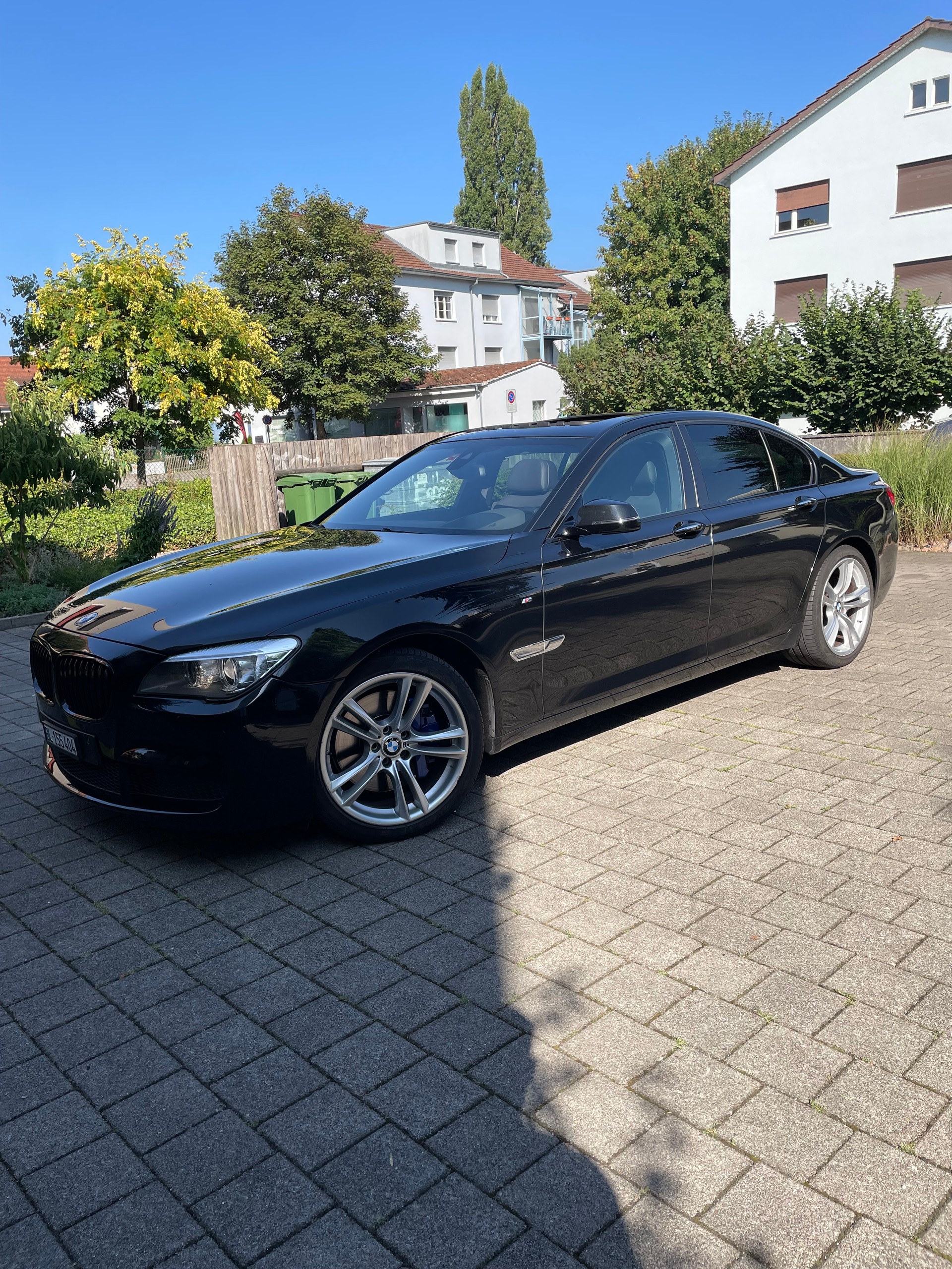 BMW 750d Xdrive Mpaket-image-1