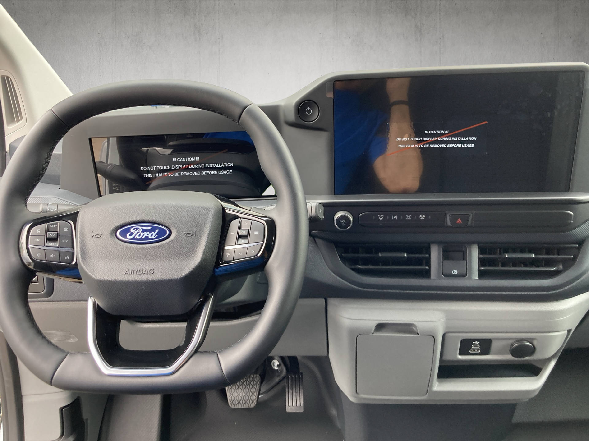 FORD E-Transit C Van 320 L1 Trend-image-10