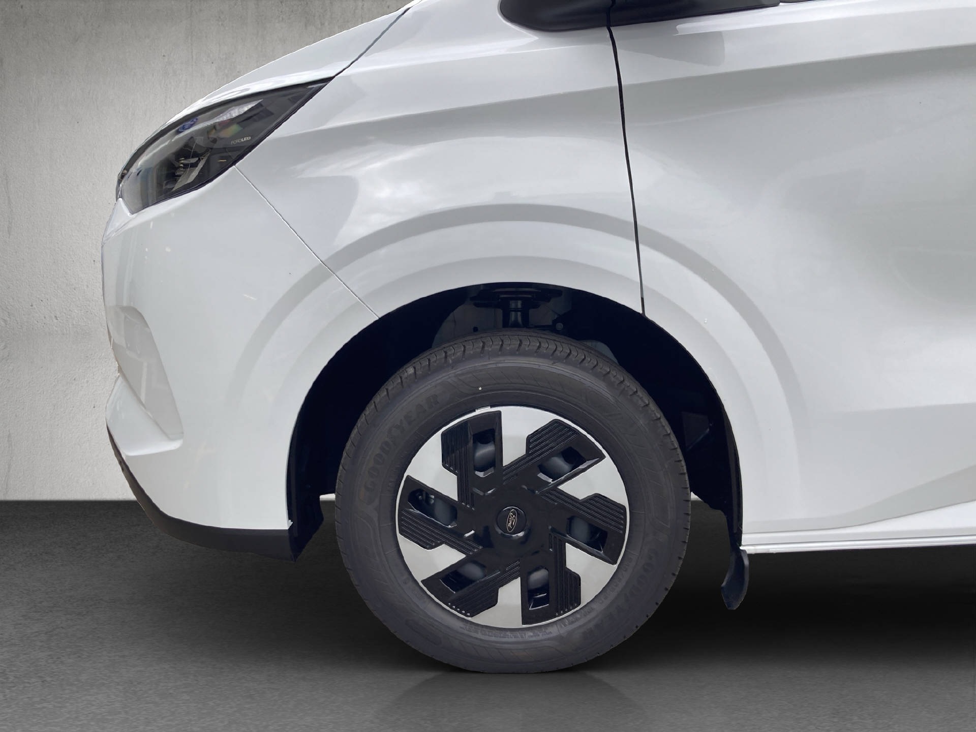 FORD E-Transit C Van 320 L1 Trend-image-25