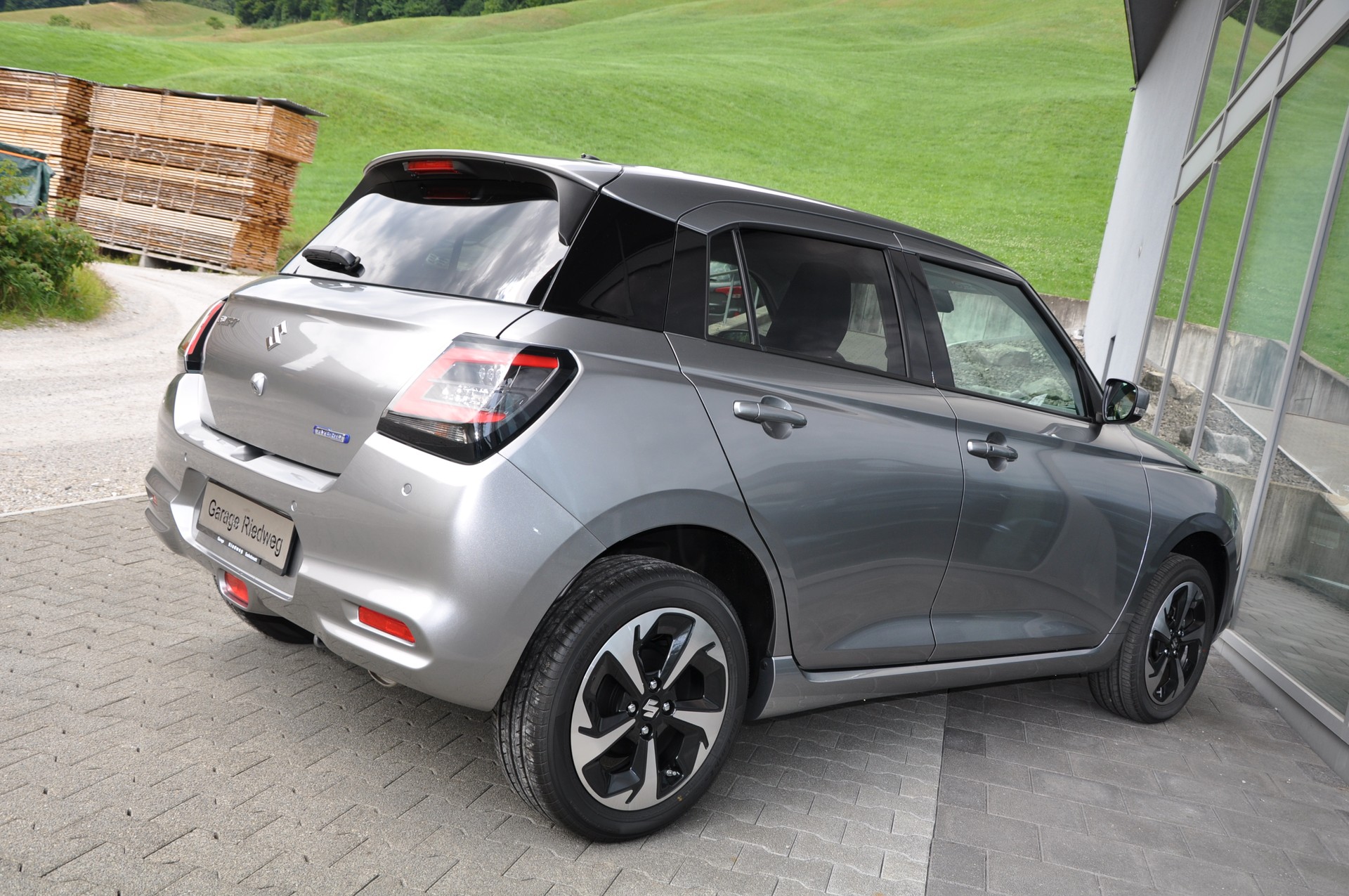 SUZUKI Swift 1.2 Compact Top Hybrid 4x4-image-10