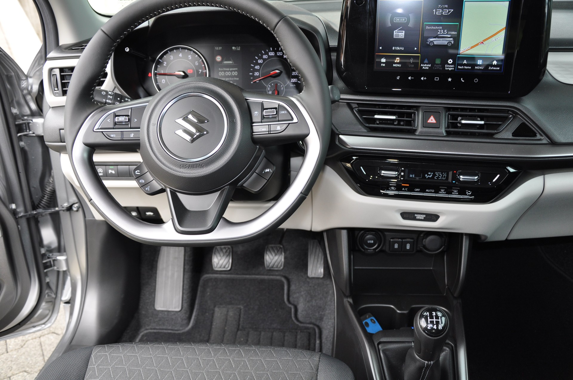 SUZUKI Swift 1.2 Compact Top Hybrid 4x4-image-11