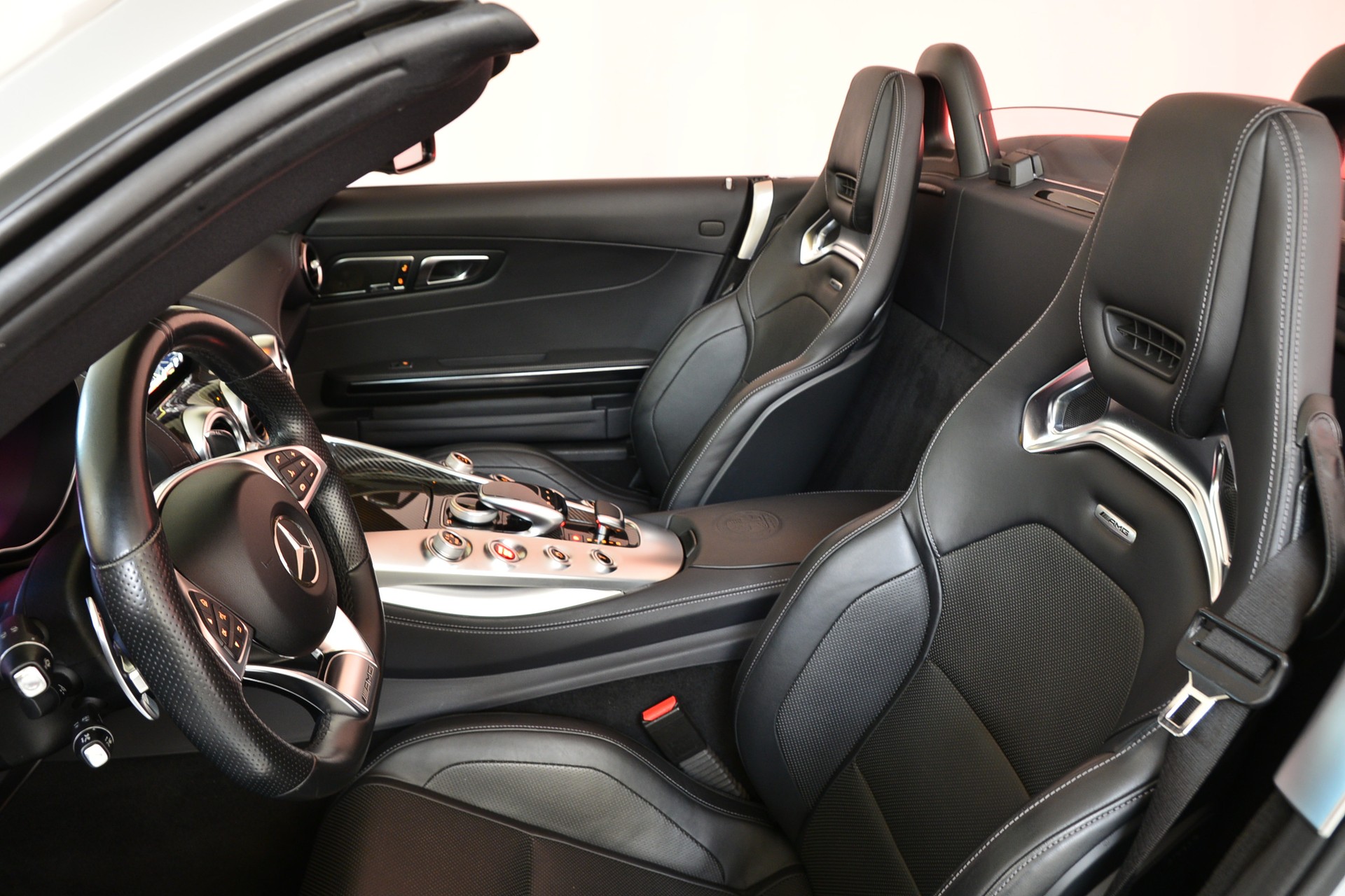 MERCEDES-BENZ AMG GT C Roadster Speedshift DCT-image-12
