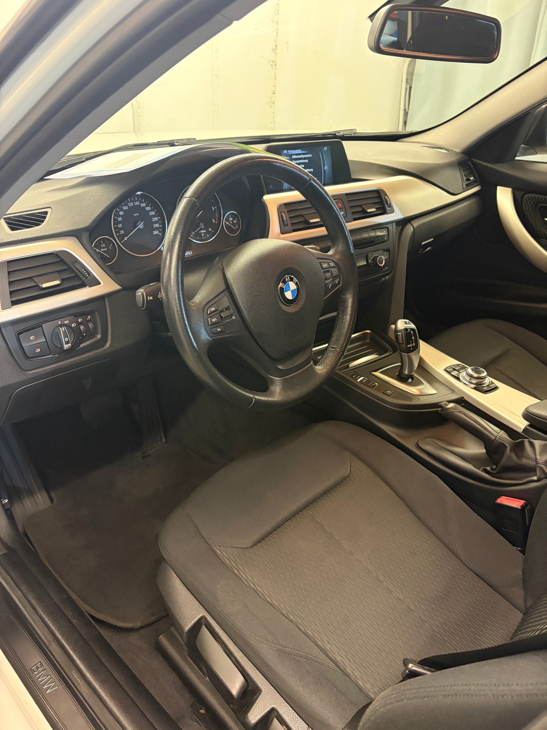 BMW 316d Touring Business Steptronic-image-6