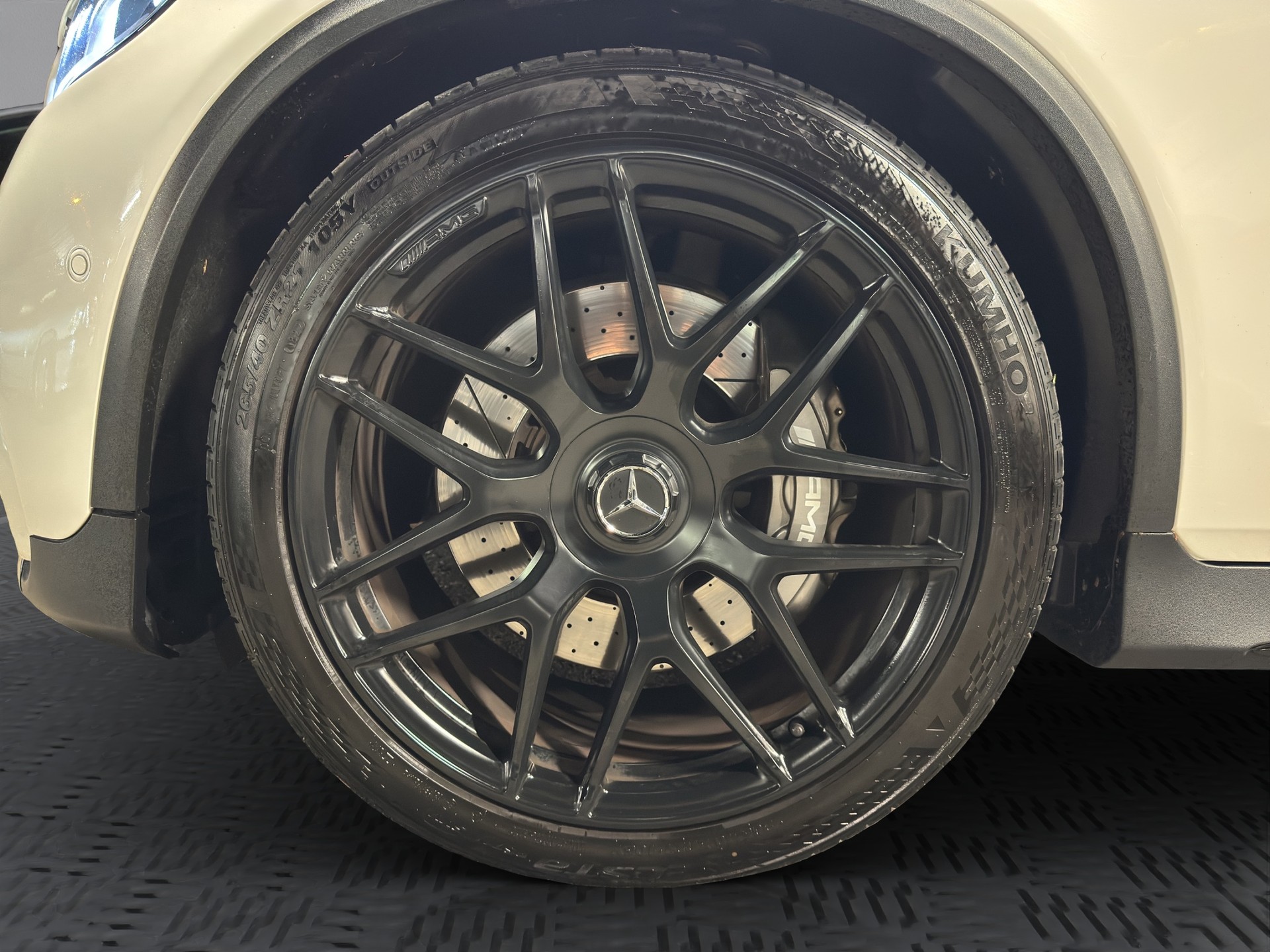 MERCEDES-BENZ GLC 63 AMG 4Matic+ 9G-Tronic-image-15