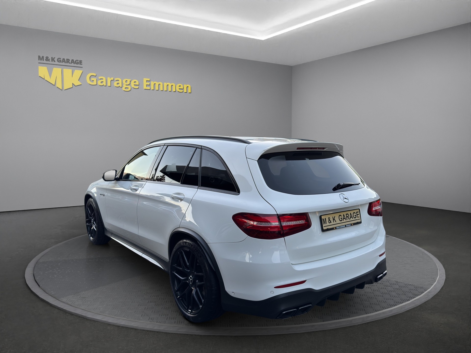 MERCEDES-BENZ GLC 63 AMG 4Matic+ 9G-Tronic-showroom-element-2