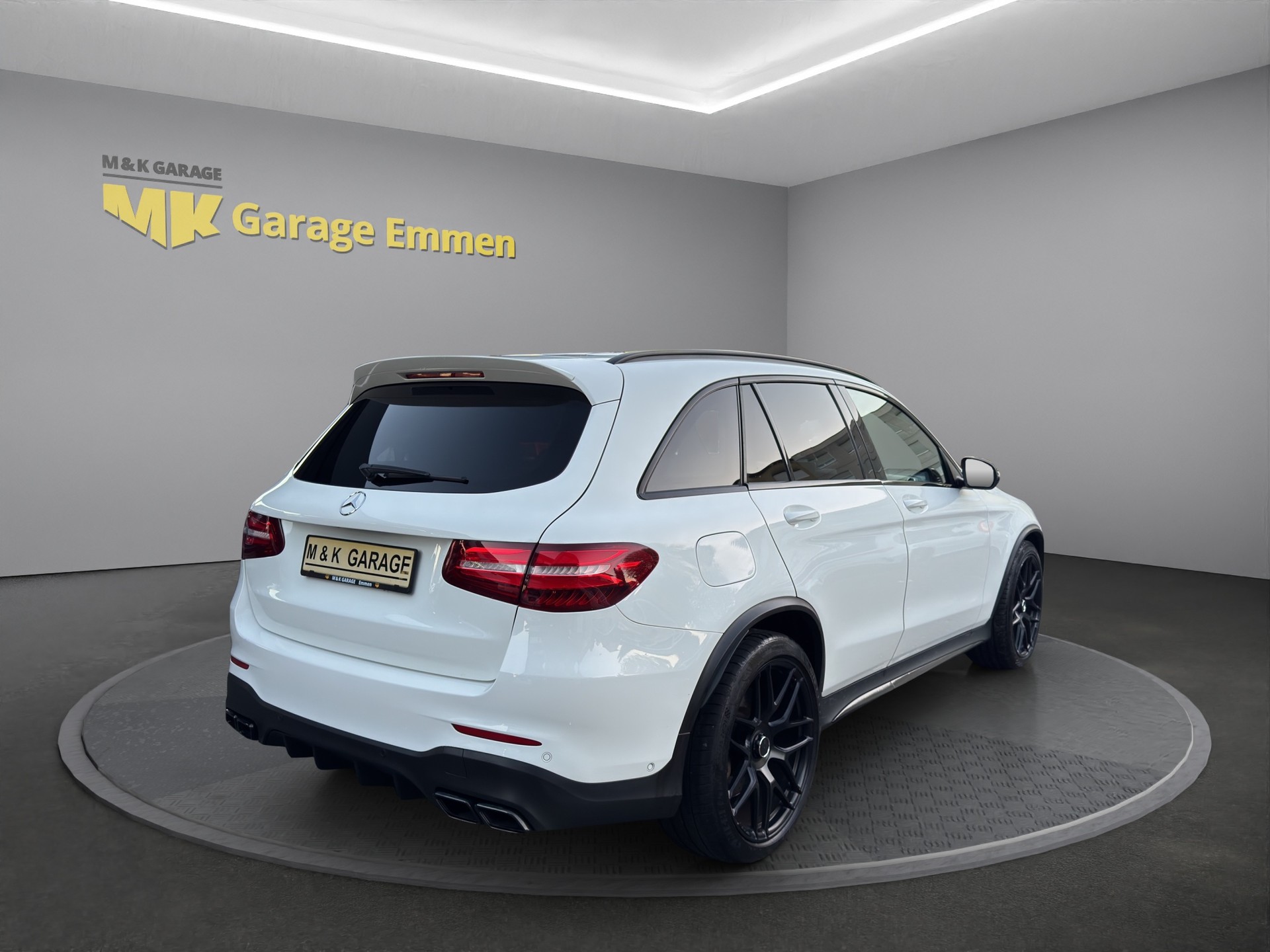 MERCEDES-BENZ GLC 63 AMG 4Matic+ 9G-Tronic-image-4