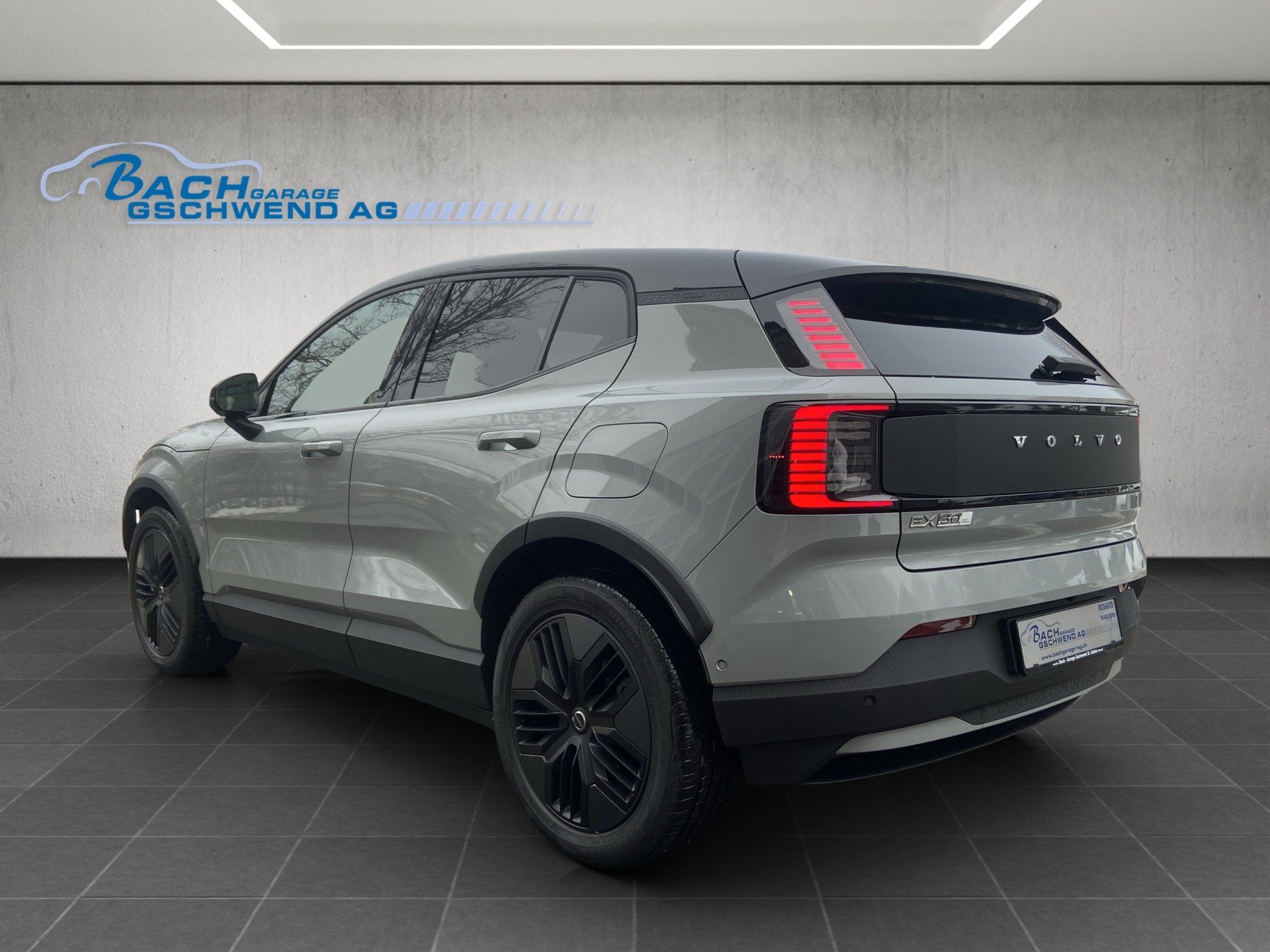 VOLVO EX30 CC E60 69kWh Twin Ultra Performance AWD-image-4