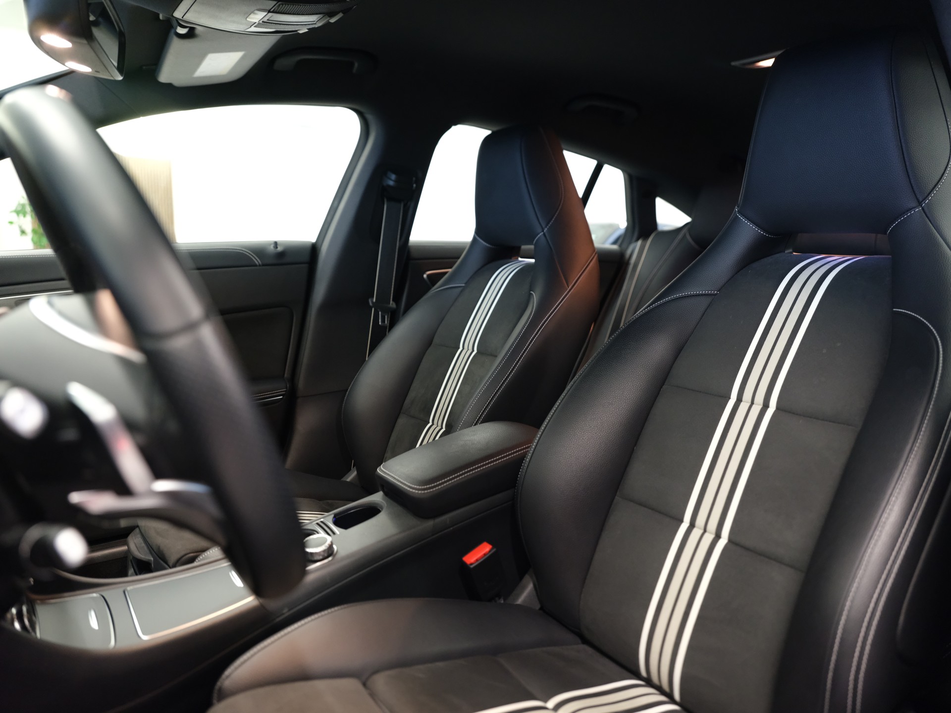 MERCEDES-BENZ CLA Shooting Brake 180 d Urban 7G-DCT-image-15