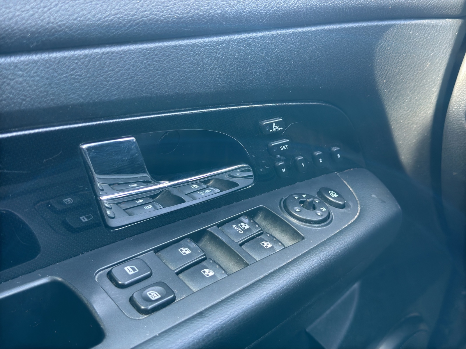 KGM-SsangYong Rexton RX220 e-XDi Executive 4WD Automatic-image-15